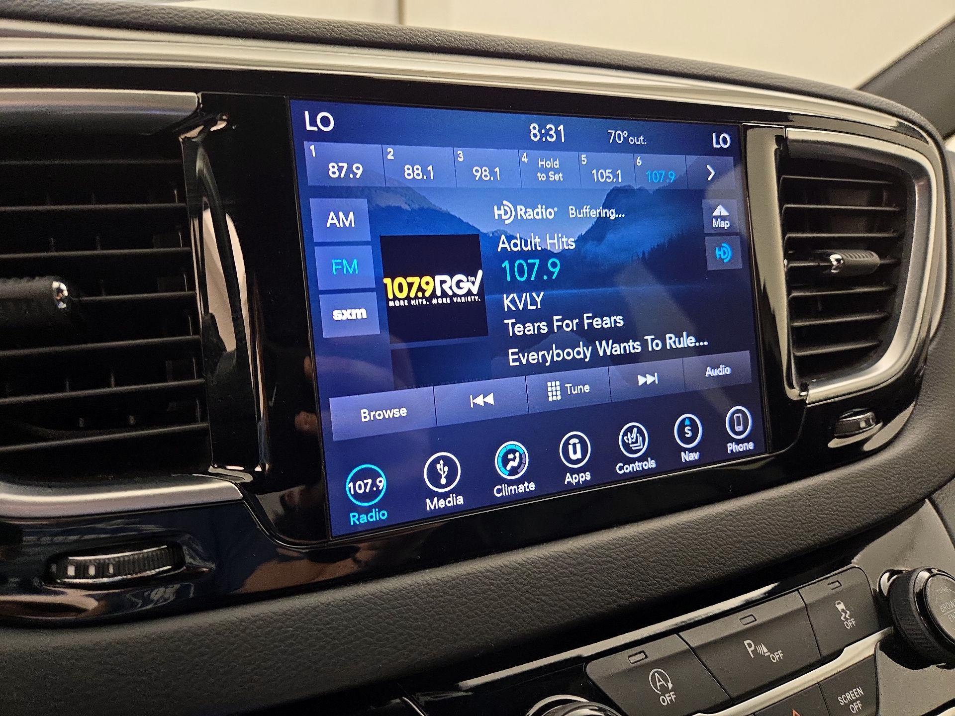 Thumbnail: 2019 Chrysler Pacifica - 16