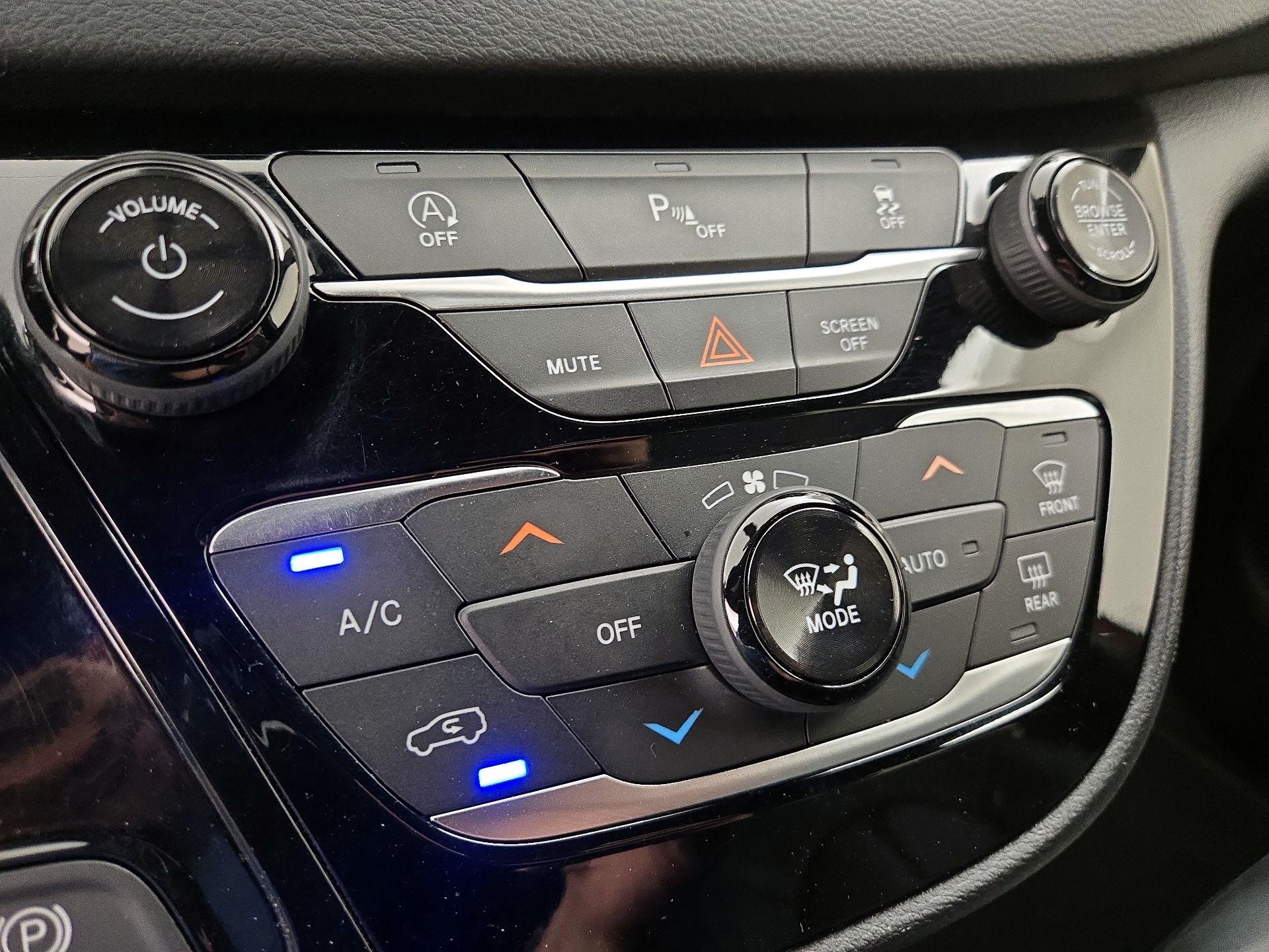 Thumbnail: 2019 Chrysler Pacifica - 17