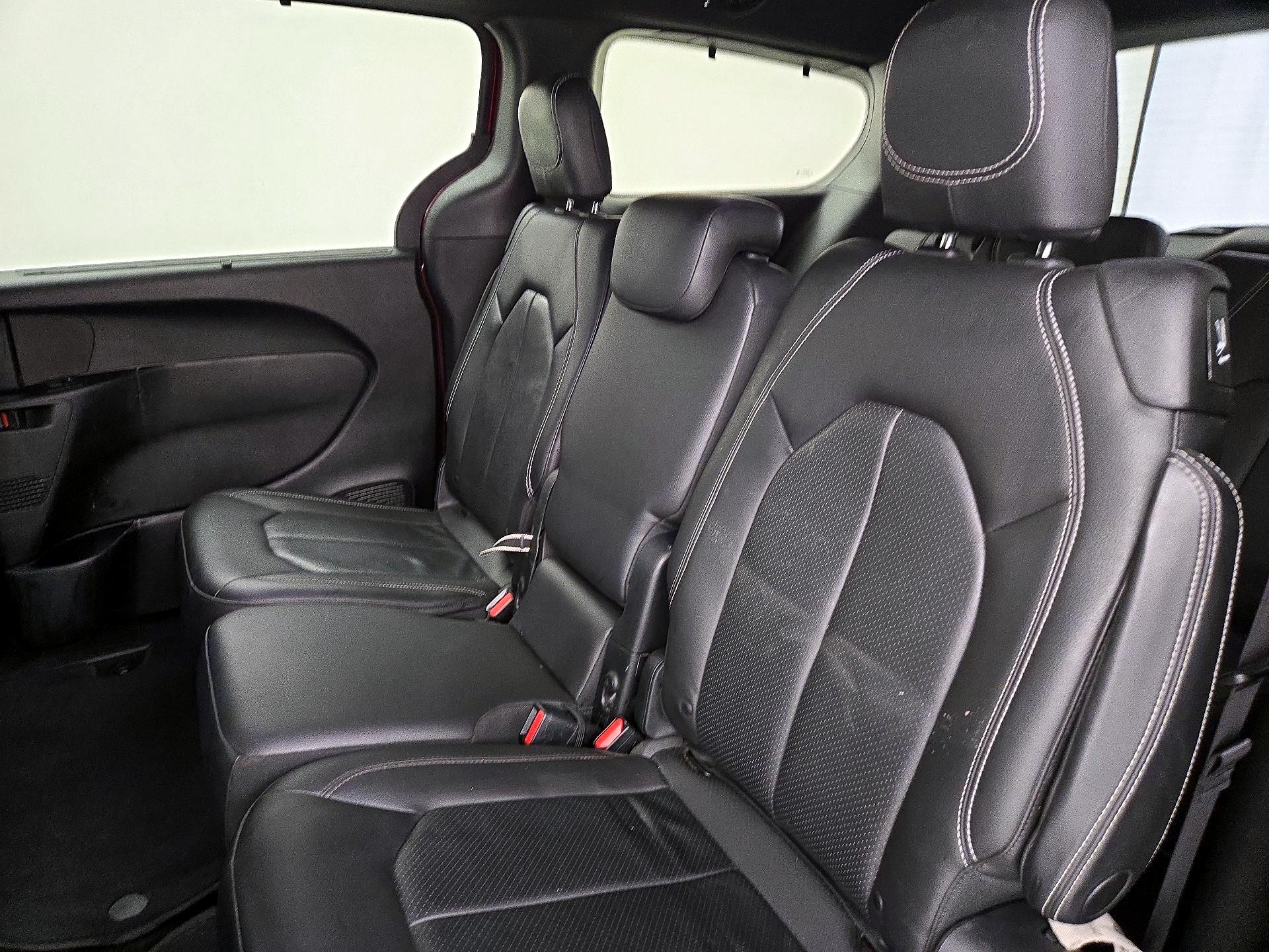 Thumbnail: 2019 Chrysler Pacifica - 20