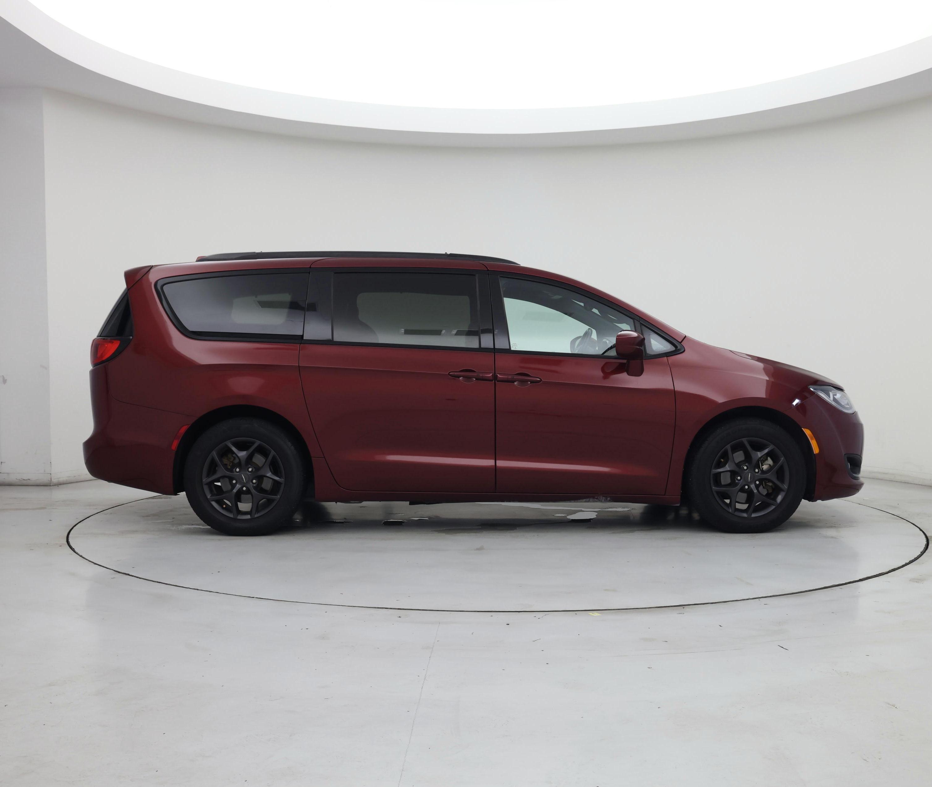Thumbnail: 2019 Chrysler Pacifica - 7