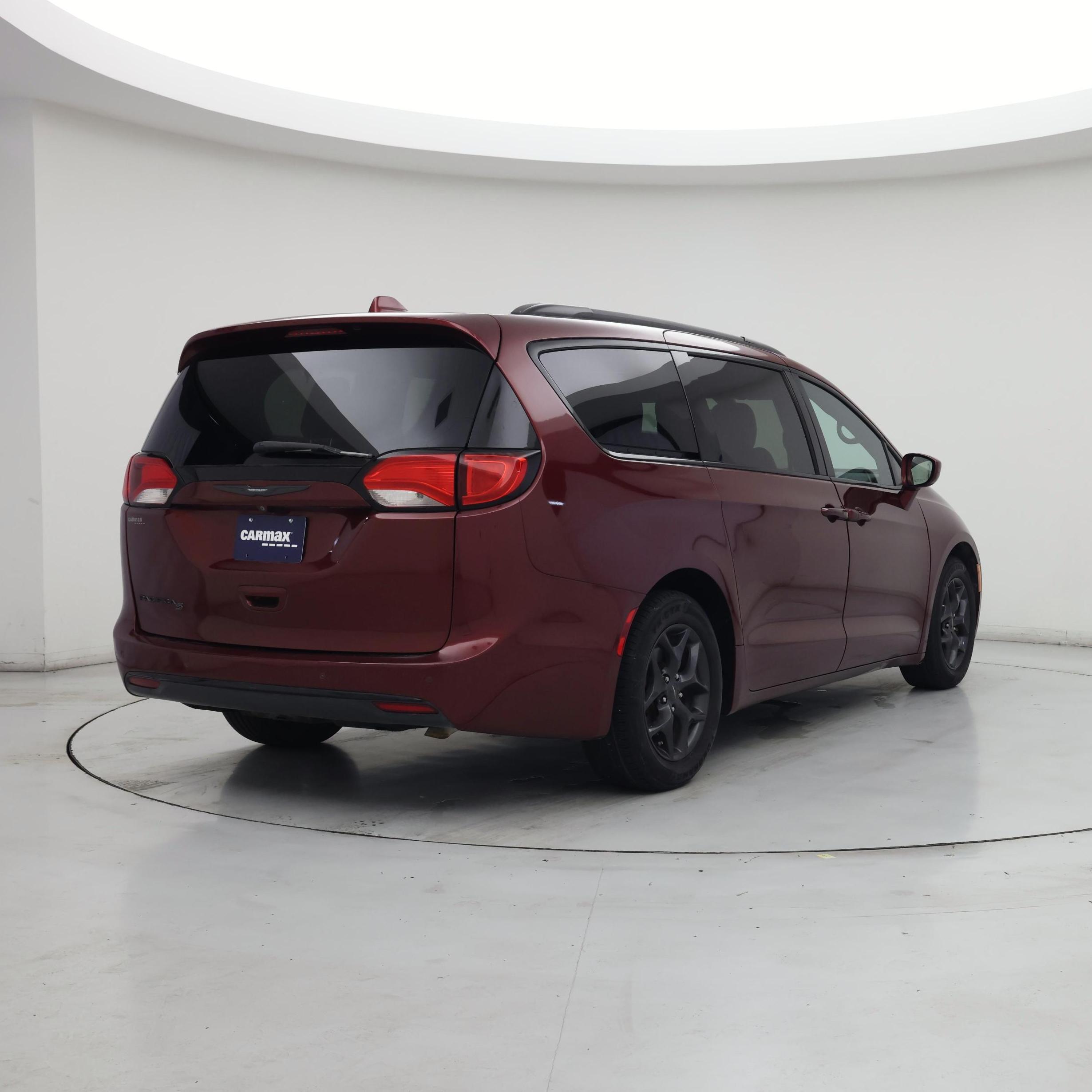 Thumbnail: 2019 Chrysler Pacifica - 8