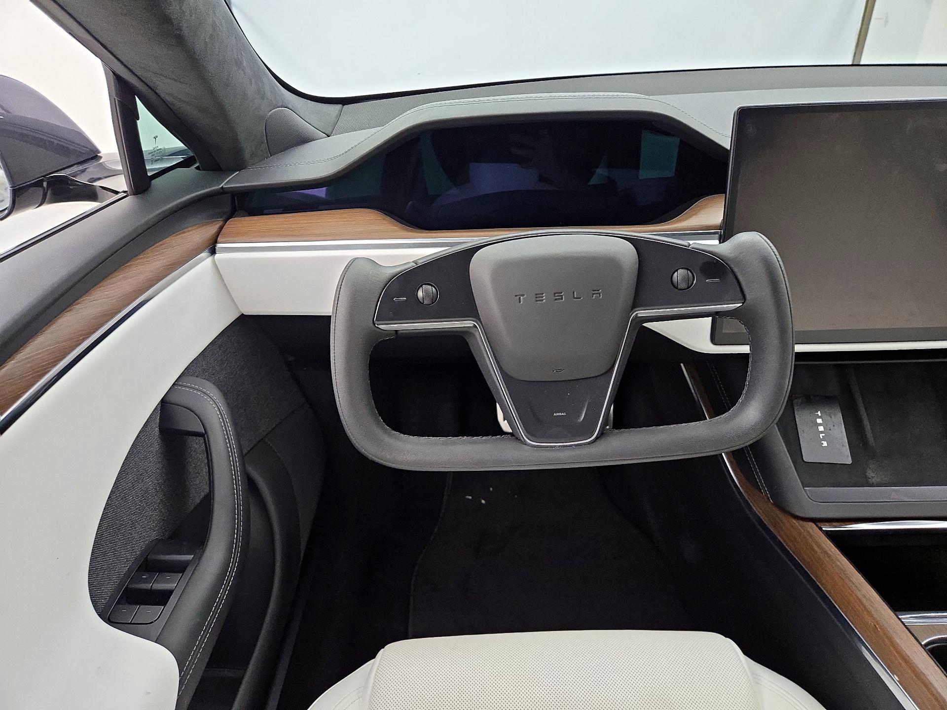 Thumbnail: 2022 Tesla Model S - 10