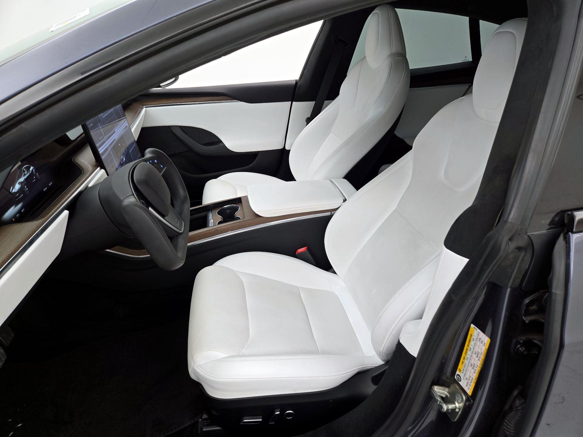 Thumbnail: 2022 Tesla Model S - 11