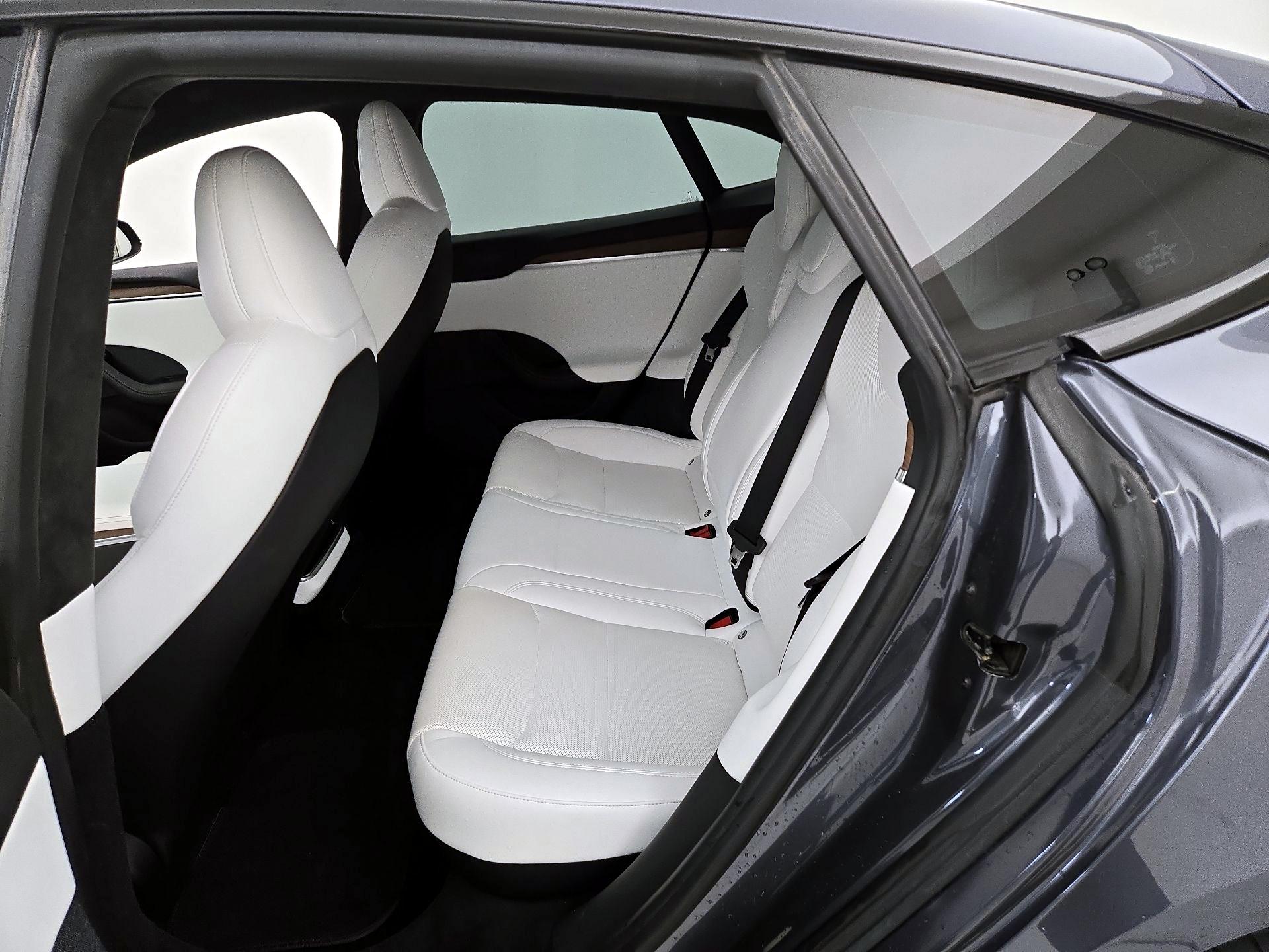 Thumbnail: 2022 Tesla Model S - 19