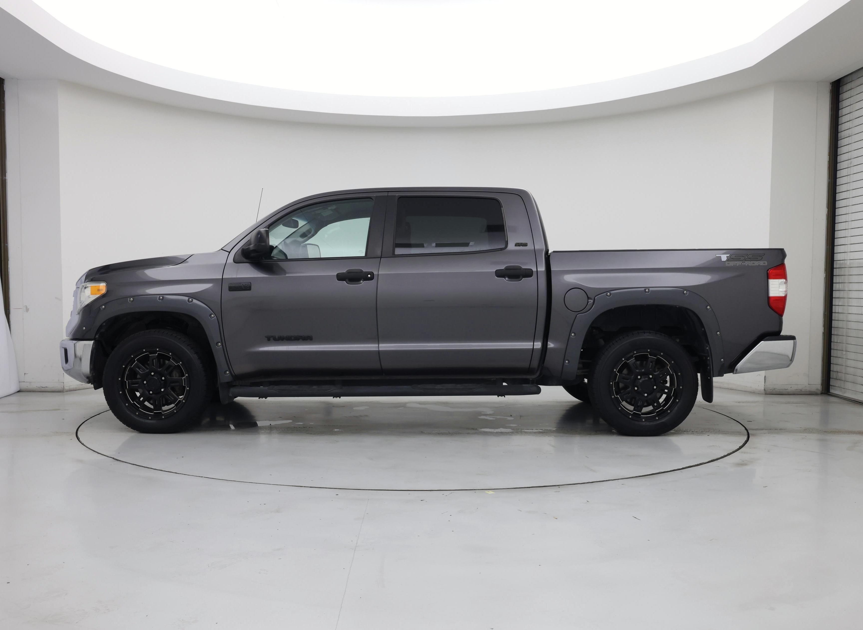 Thumbnail: 2017 Toyota Tundra - 3