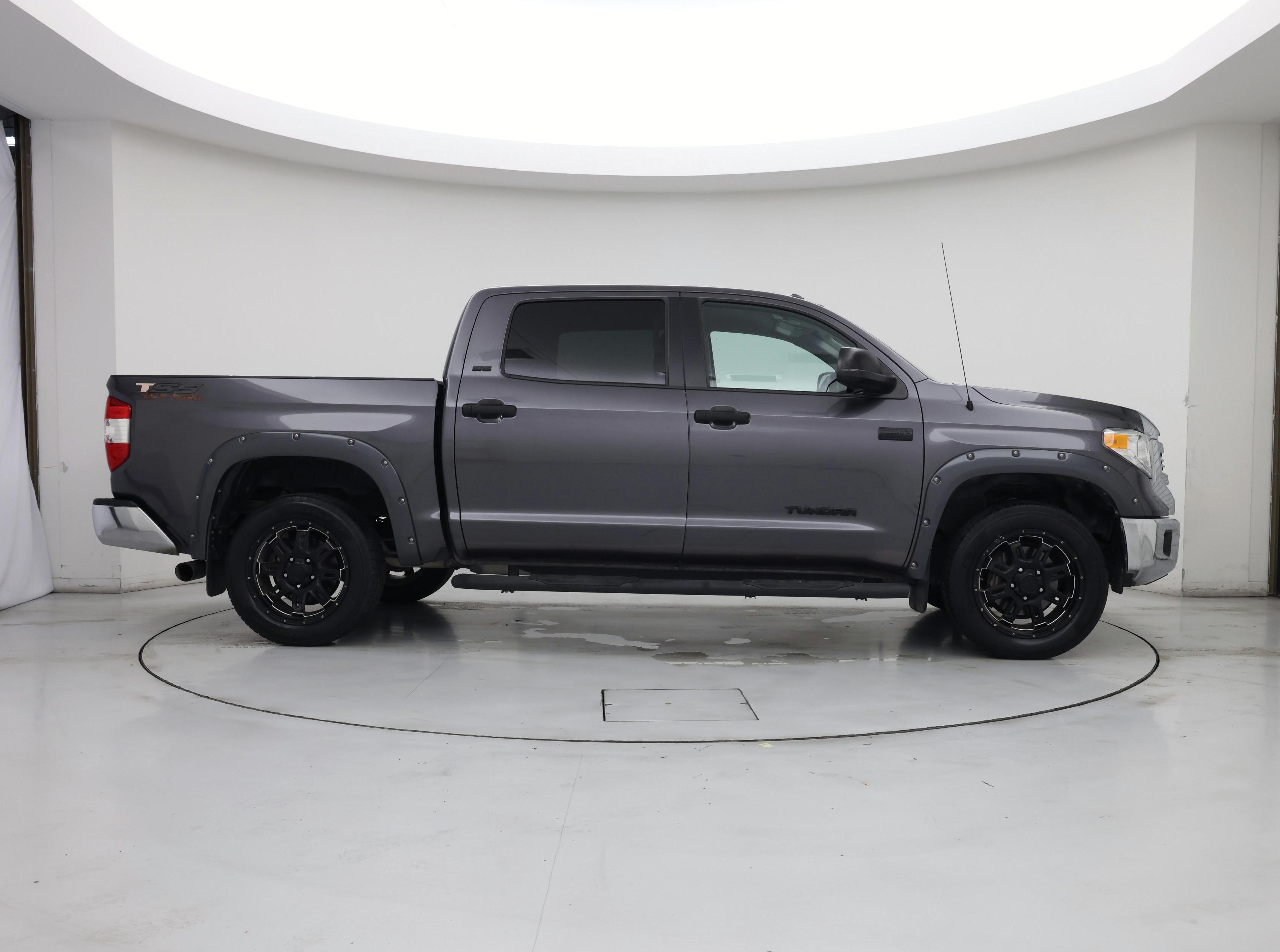 Thumbnail: 2017 Toyota Tundra - 7