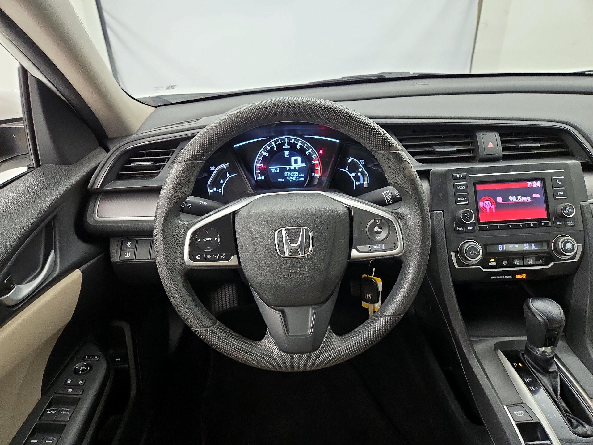 Thumbnail: 2016 Honda Civic - 10