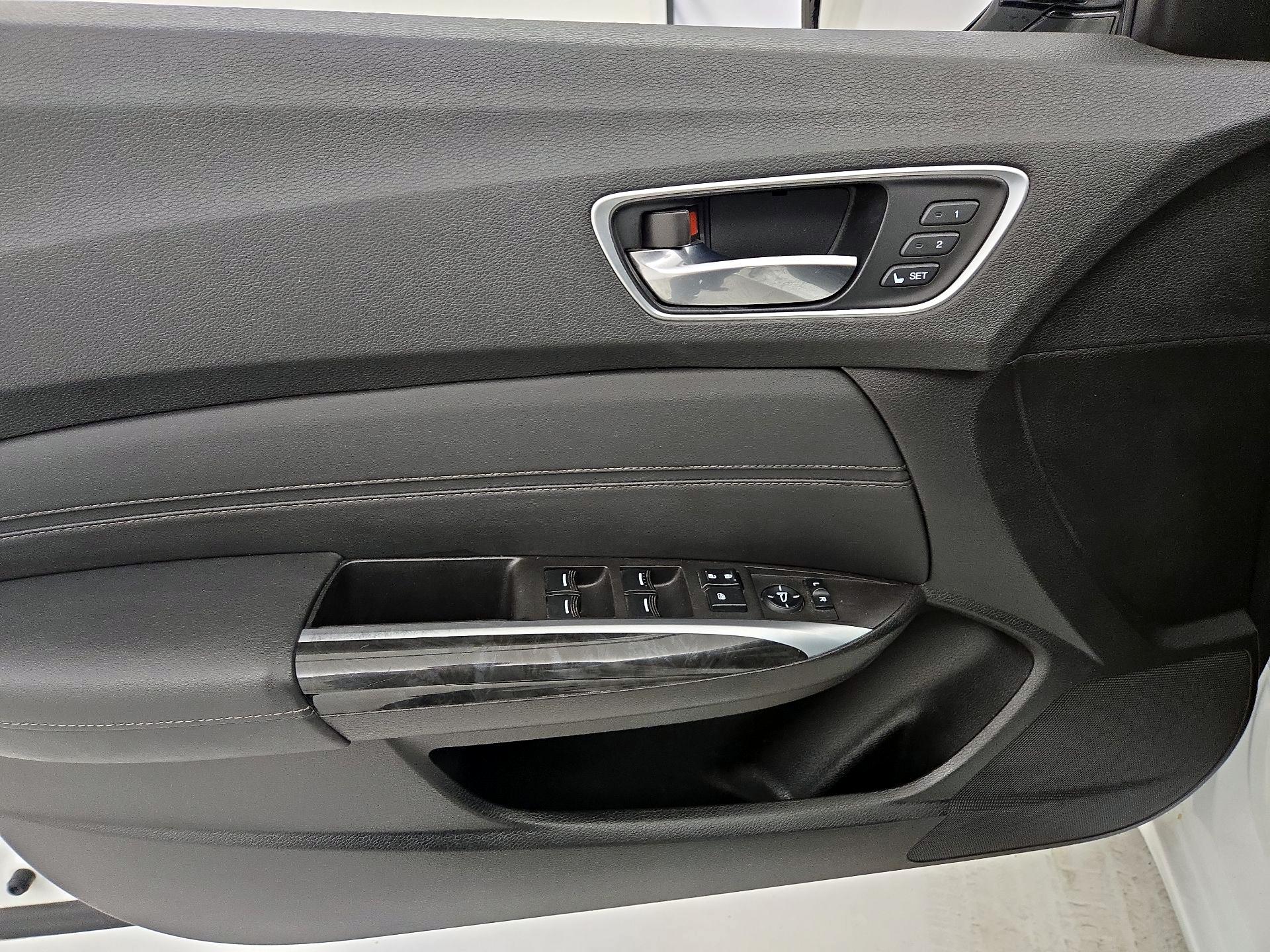 Thumbnail: 2018 Acura TLX - 12