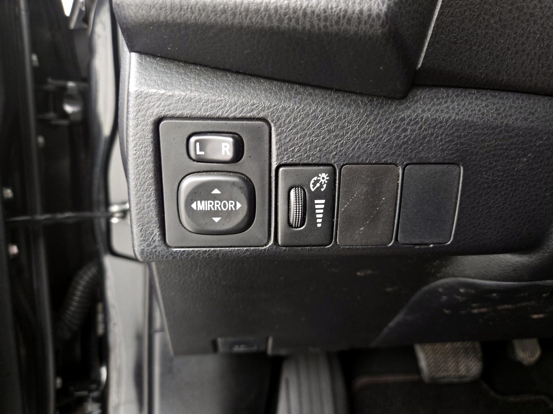 Thumbnail: 2015 Toyota Corolla - 13