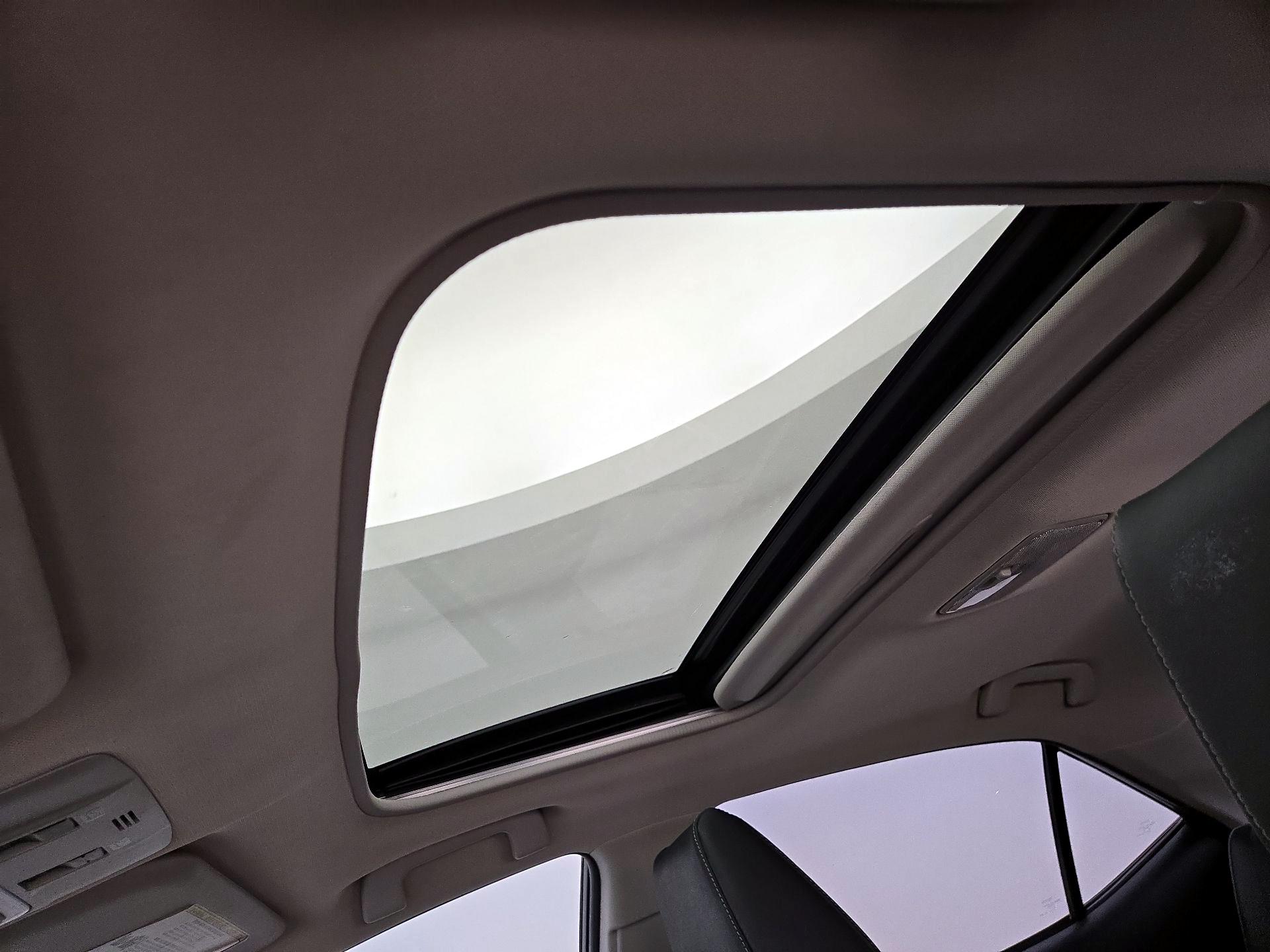 Thumbnail: 2015 Toyota Corolla - 20
