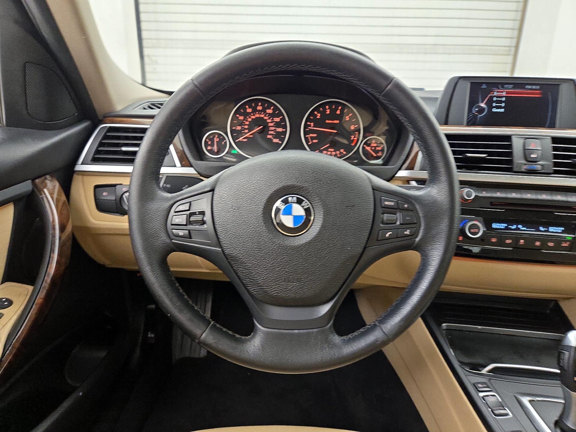 Thumbnail: 2017 BMW 3 Series - 10