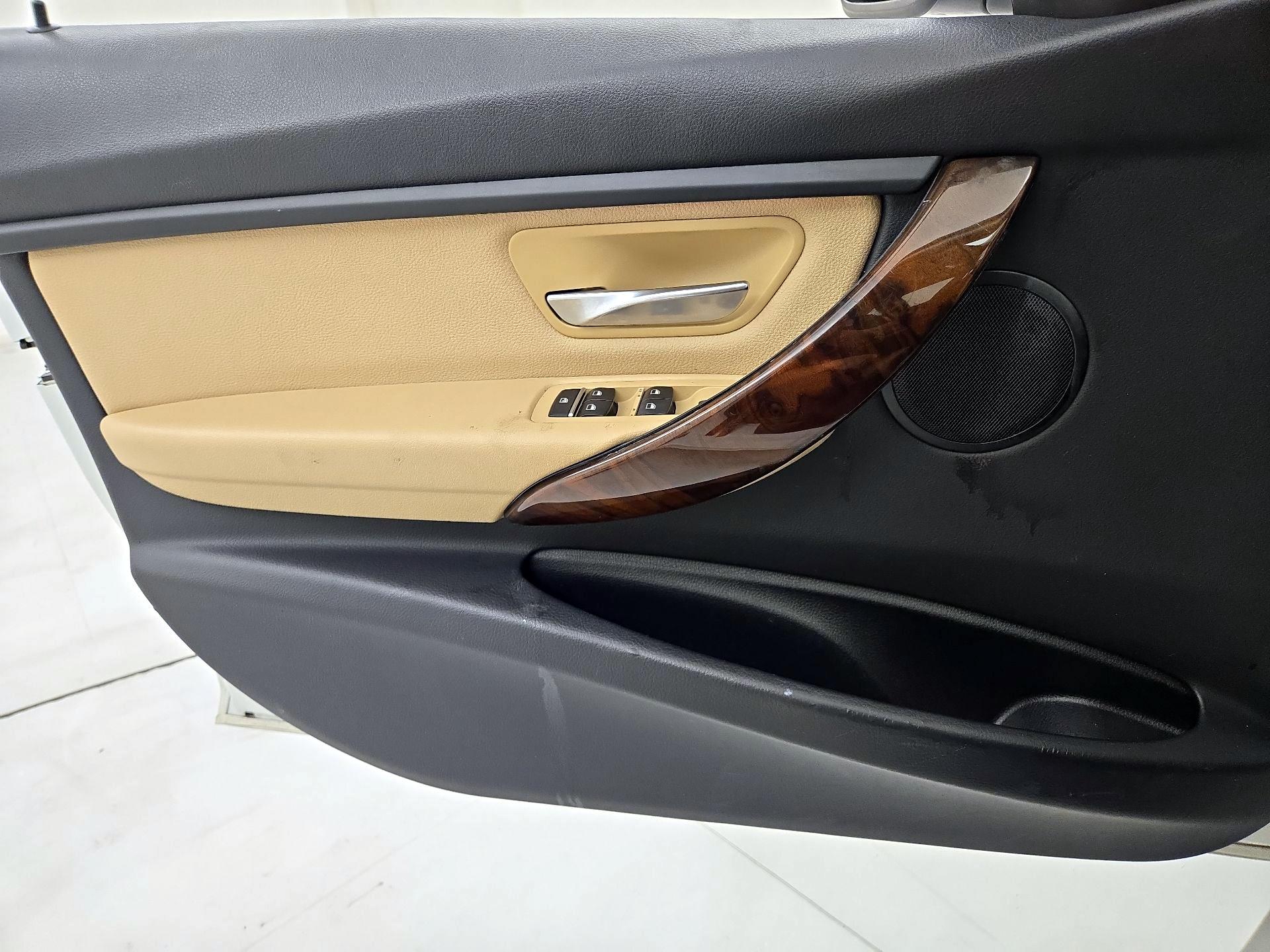 Thumbnail: 2017 BMW 3 Series - 12