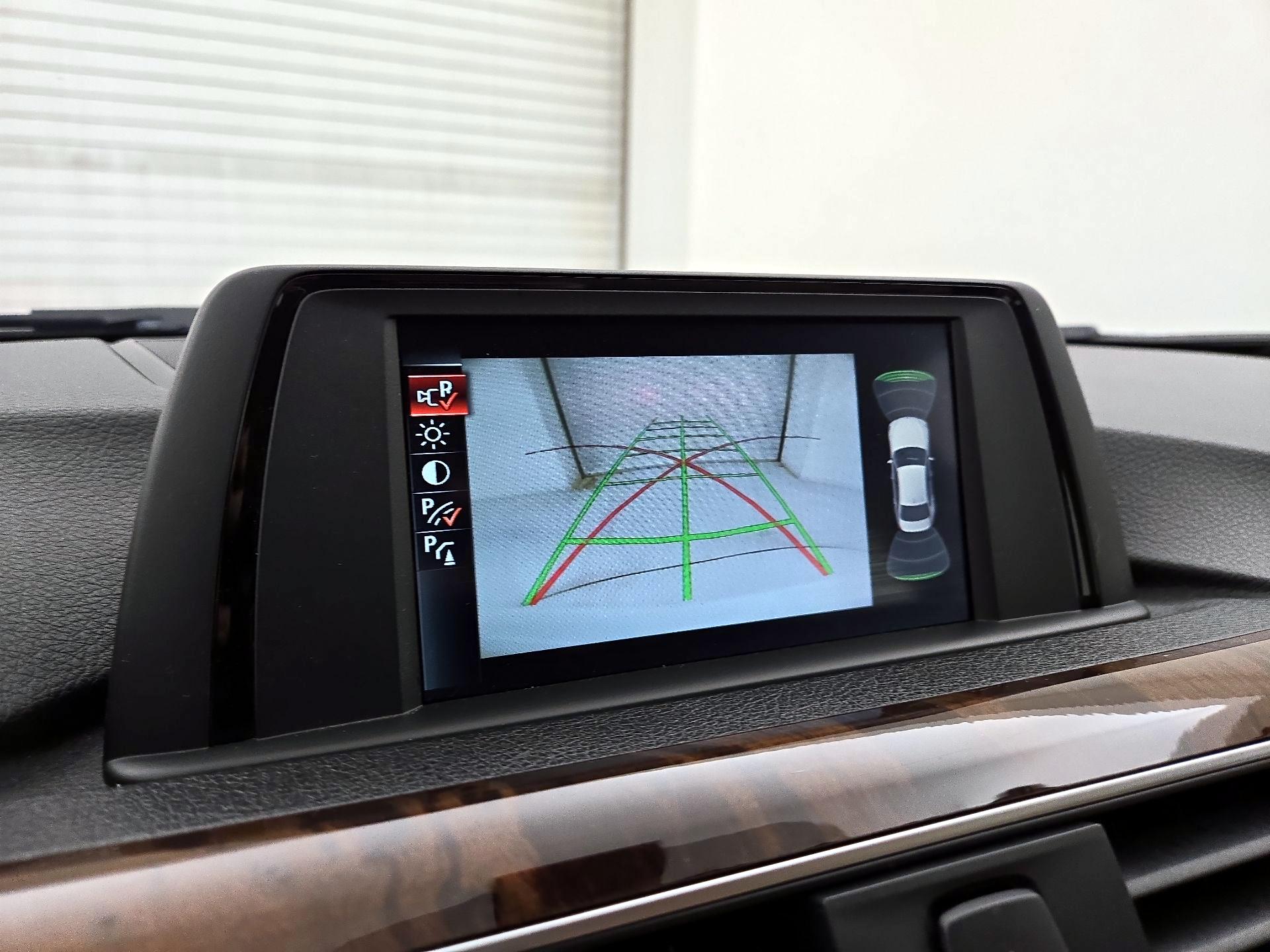 Thumbnail: 2017 BMW 3 Series - 14