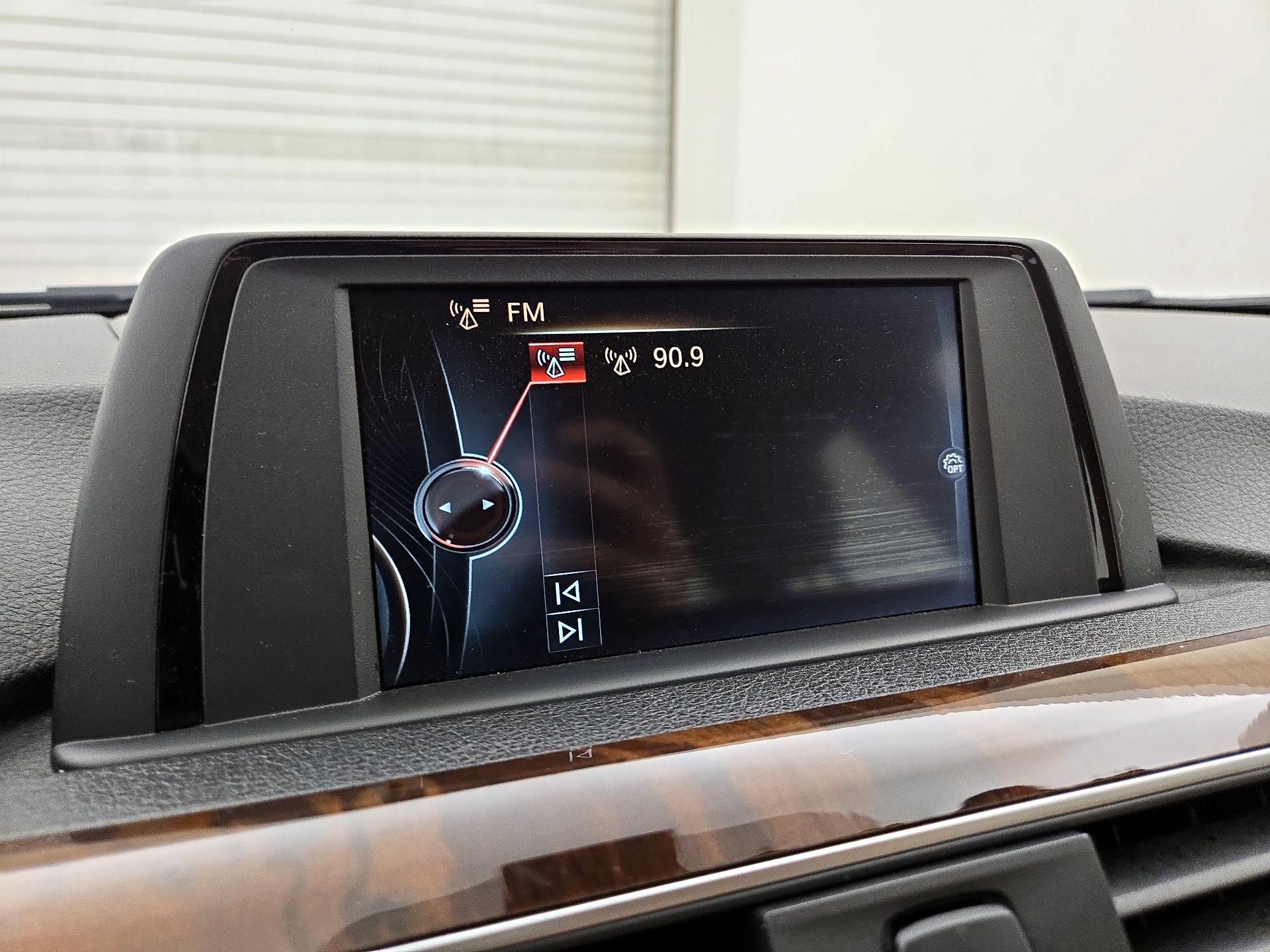 Thumbnail: 2017 BMW 3 Series - 15