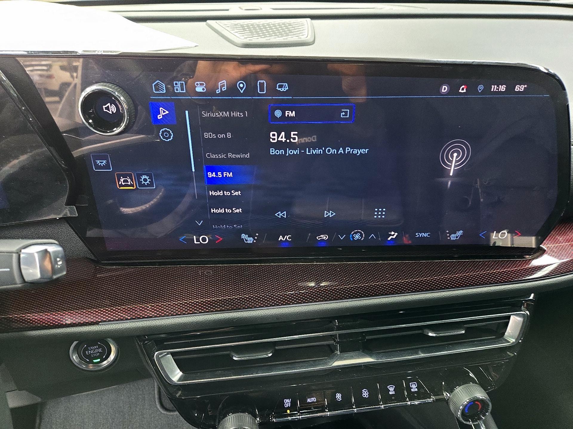 Thumbnail: 2025 Chevrolet Traverse - 15