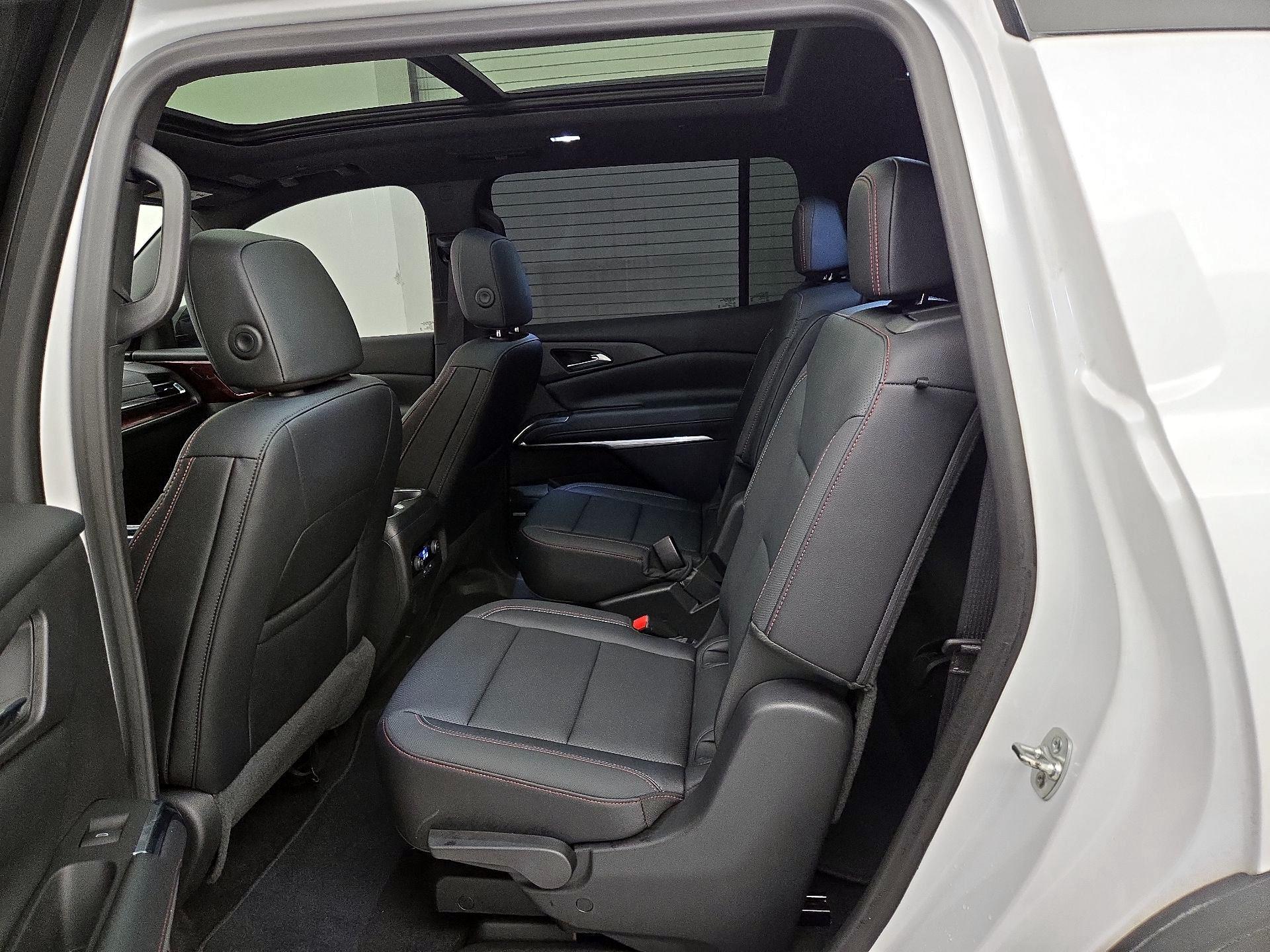 Thumbnail: 2025 Chevrolet Traverse - 20