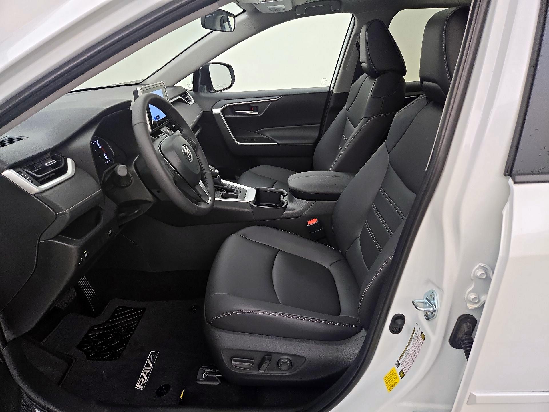 Thumbnail: 2025 Toyota RAV4 - 11