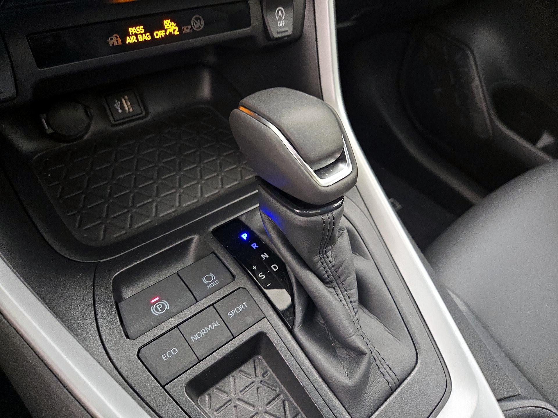 Thumbnail: 2025 Toyota RAV4 - 17