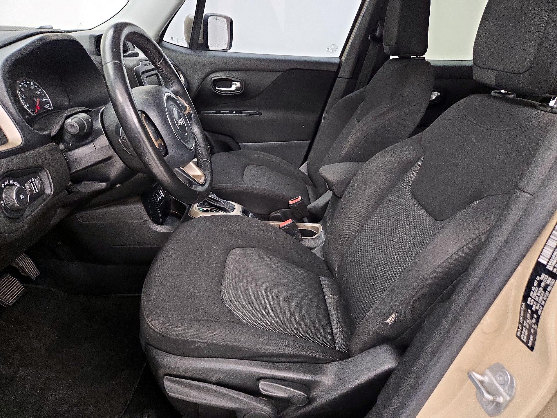 Thumbnail: 2016 Jeep Renegade - 11