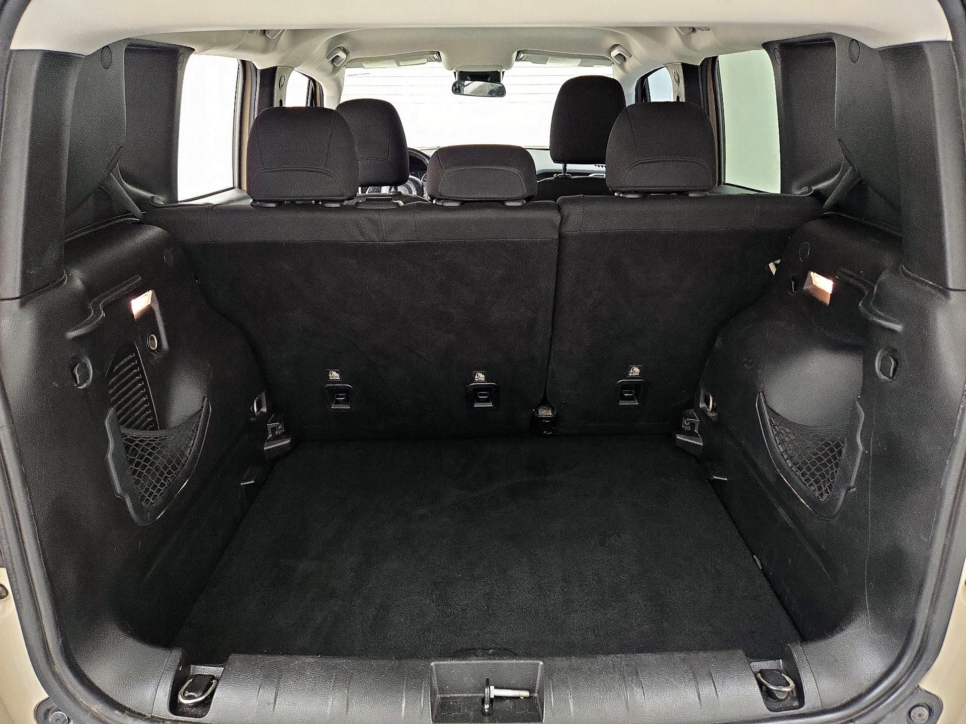 Thumbnail: 2016 Jeep Renegade - 20