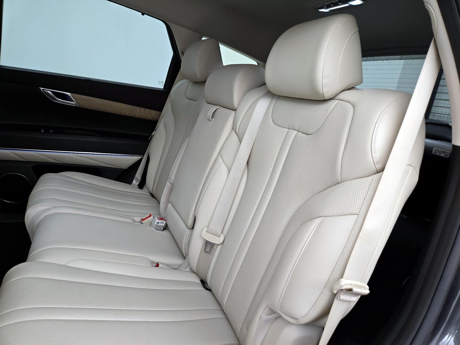 Thumbnail: 2023 Genesis GV80 - 20