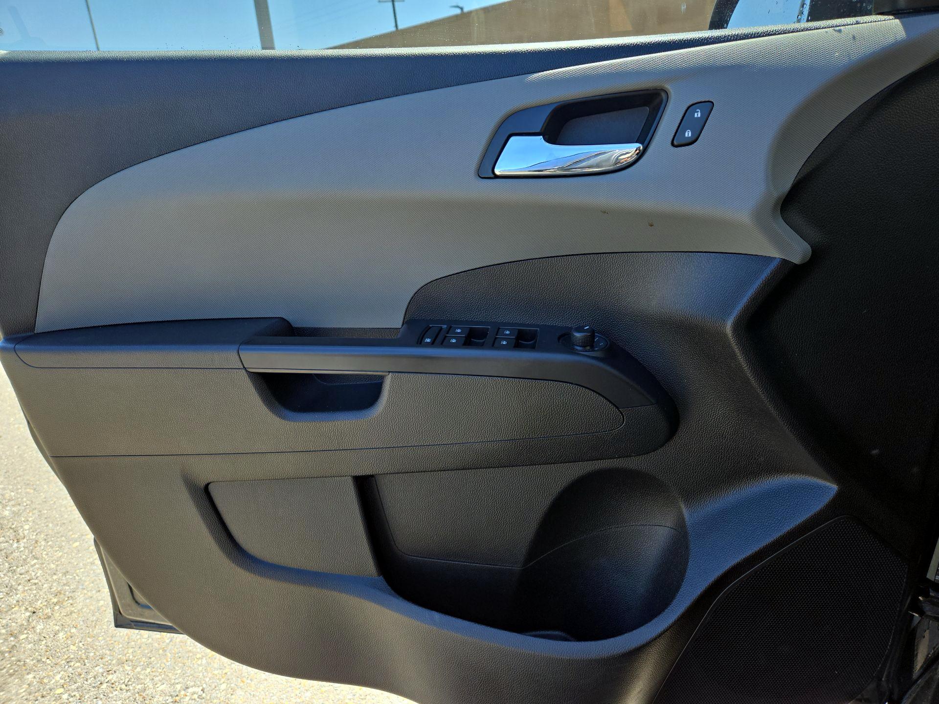 Thumbnail: 2019 Chevrolet Sonic - 10