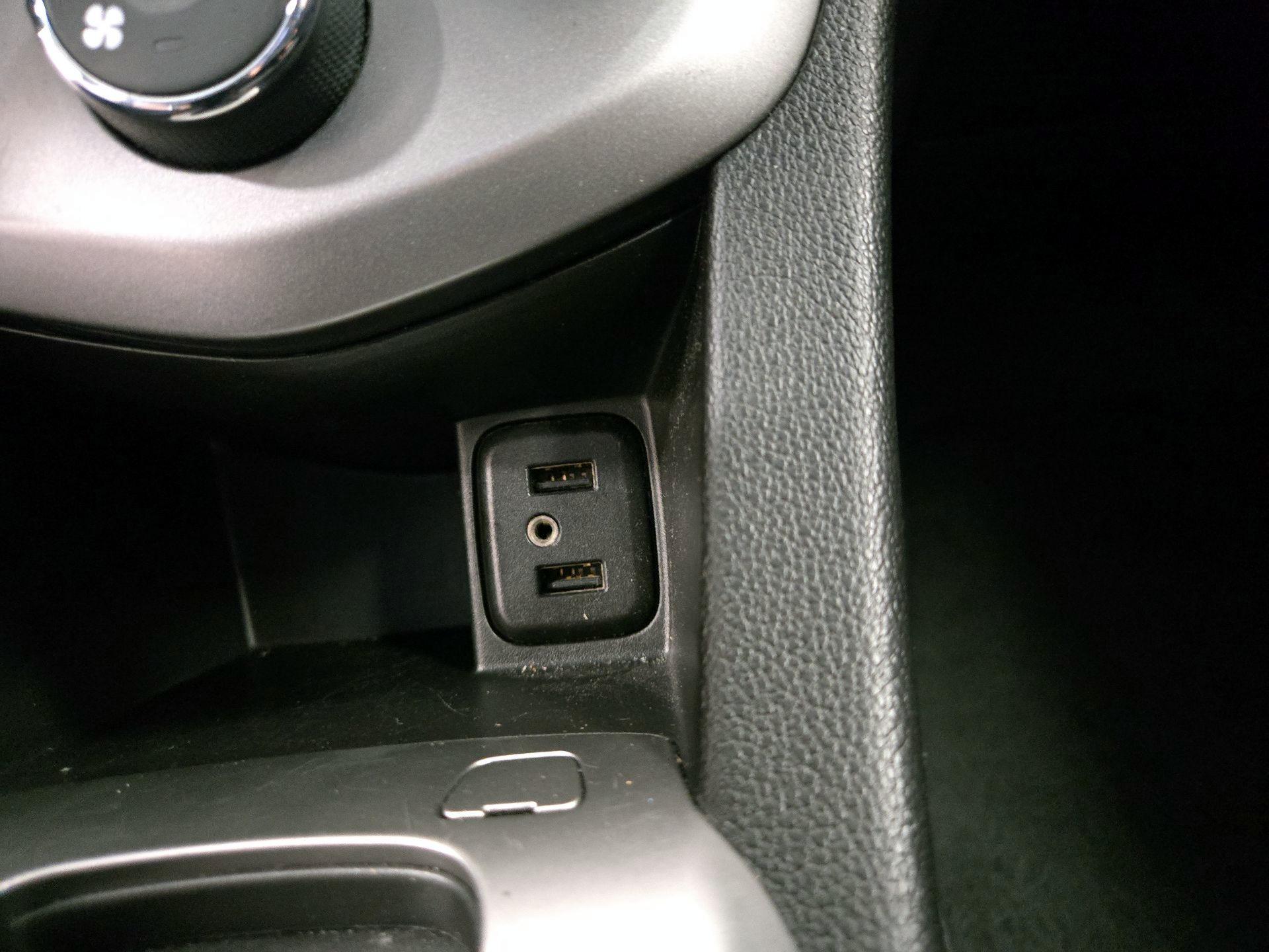 Thumbnail: 2019 Chevrolet Sonic - 16