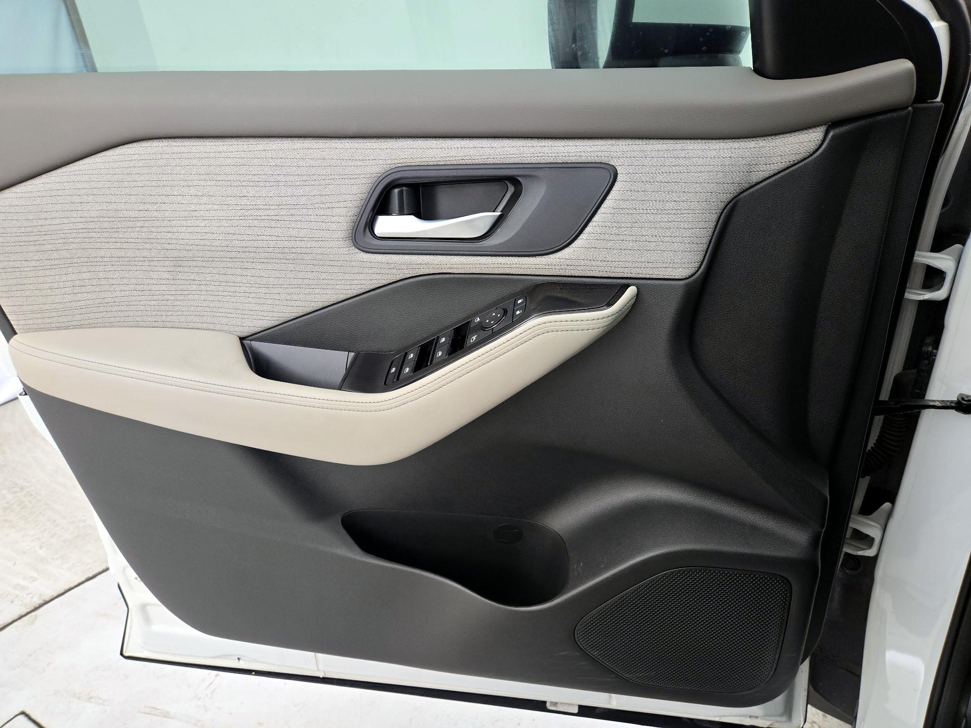 Thumbnail: 2023 Nissan Rogue - 12