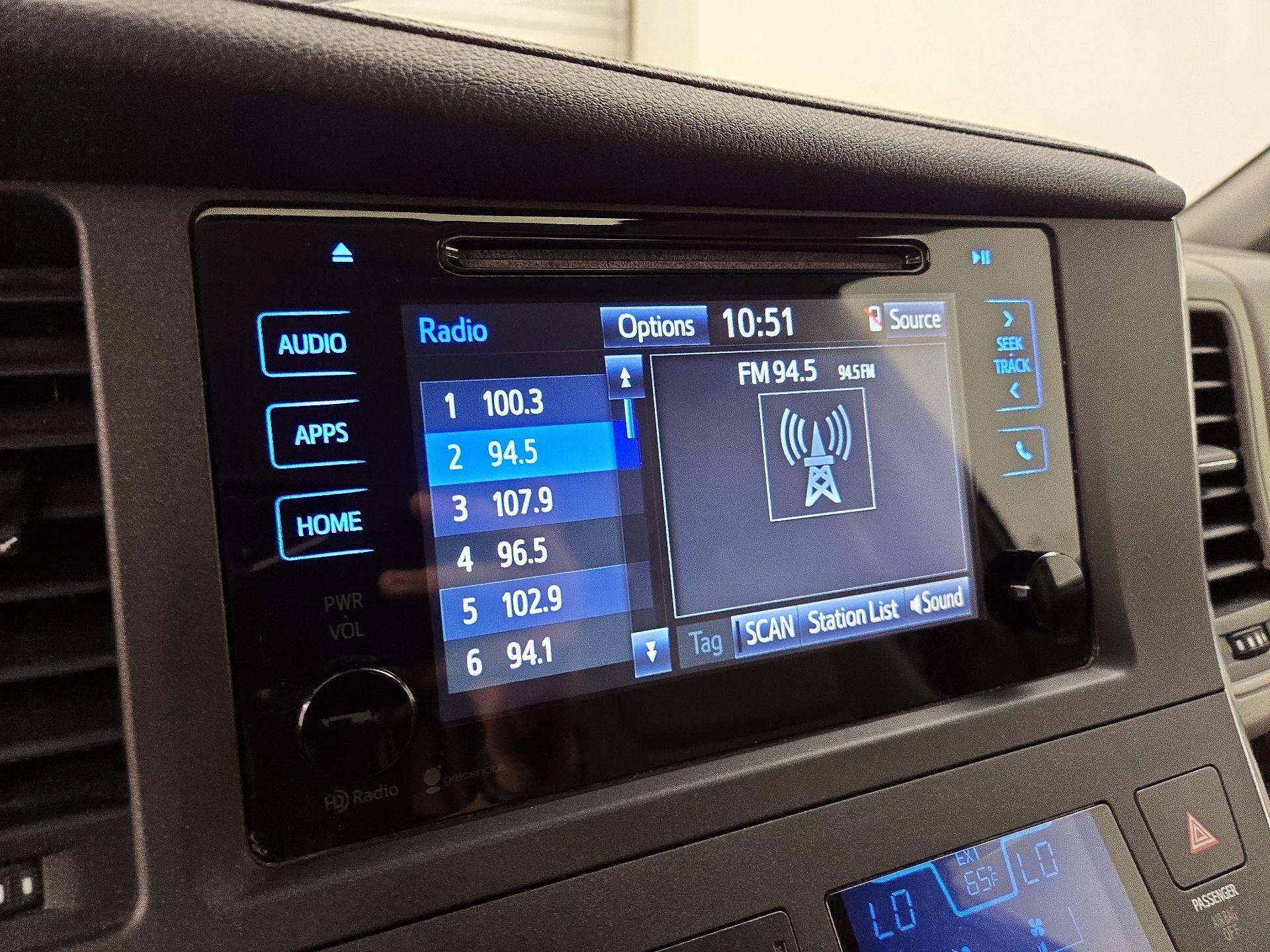 Thumbnail: 2015 Toyota Sienna - 15