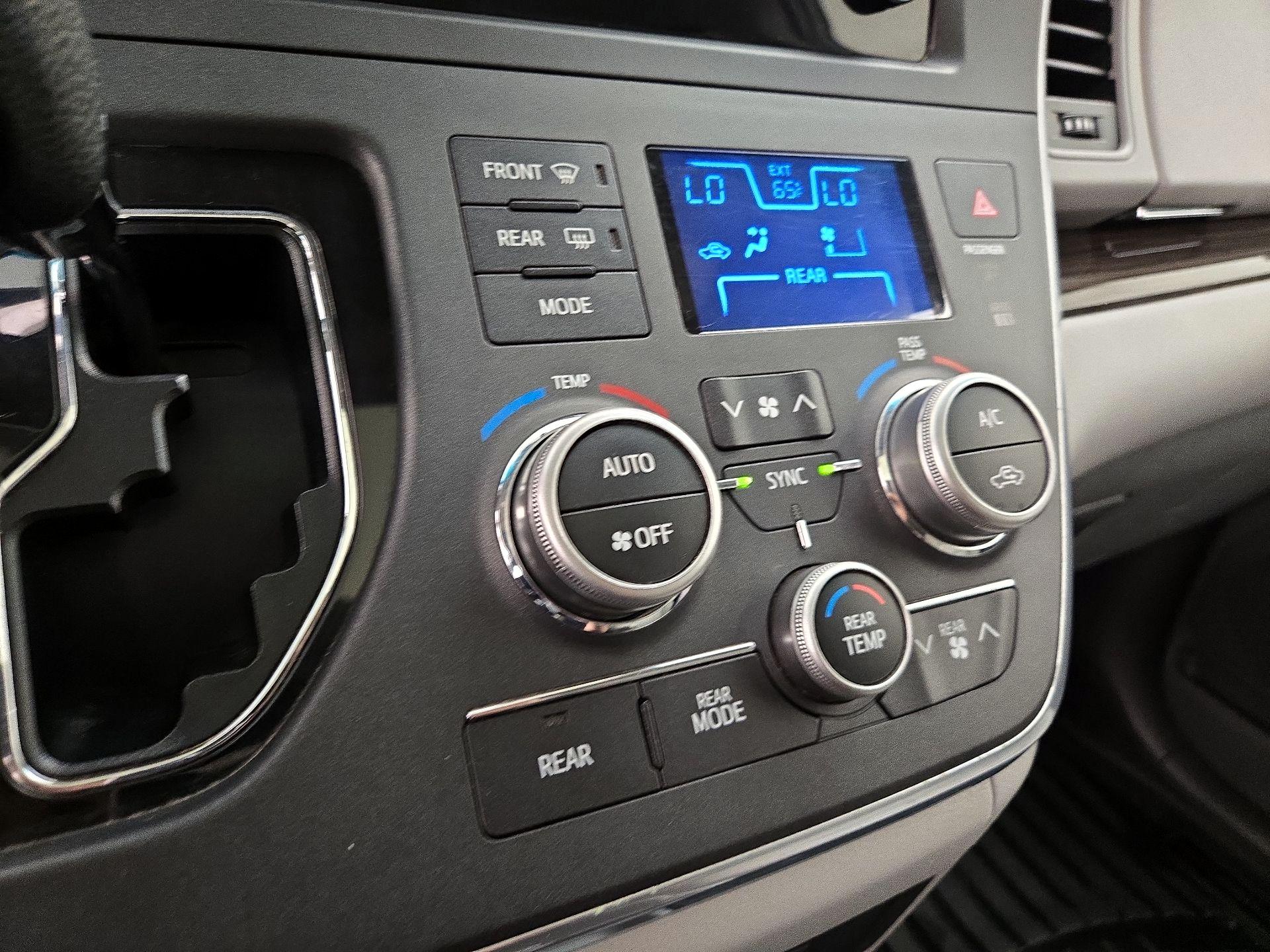 Thumbnail: 2015 Toyota Sienna - 16