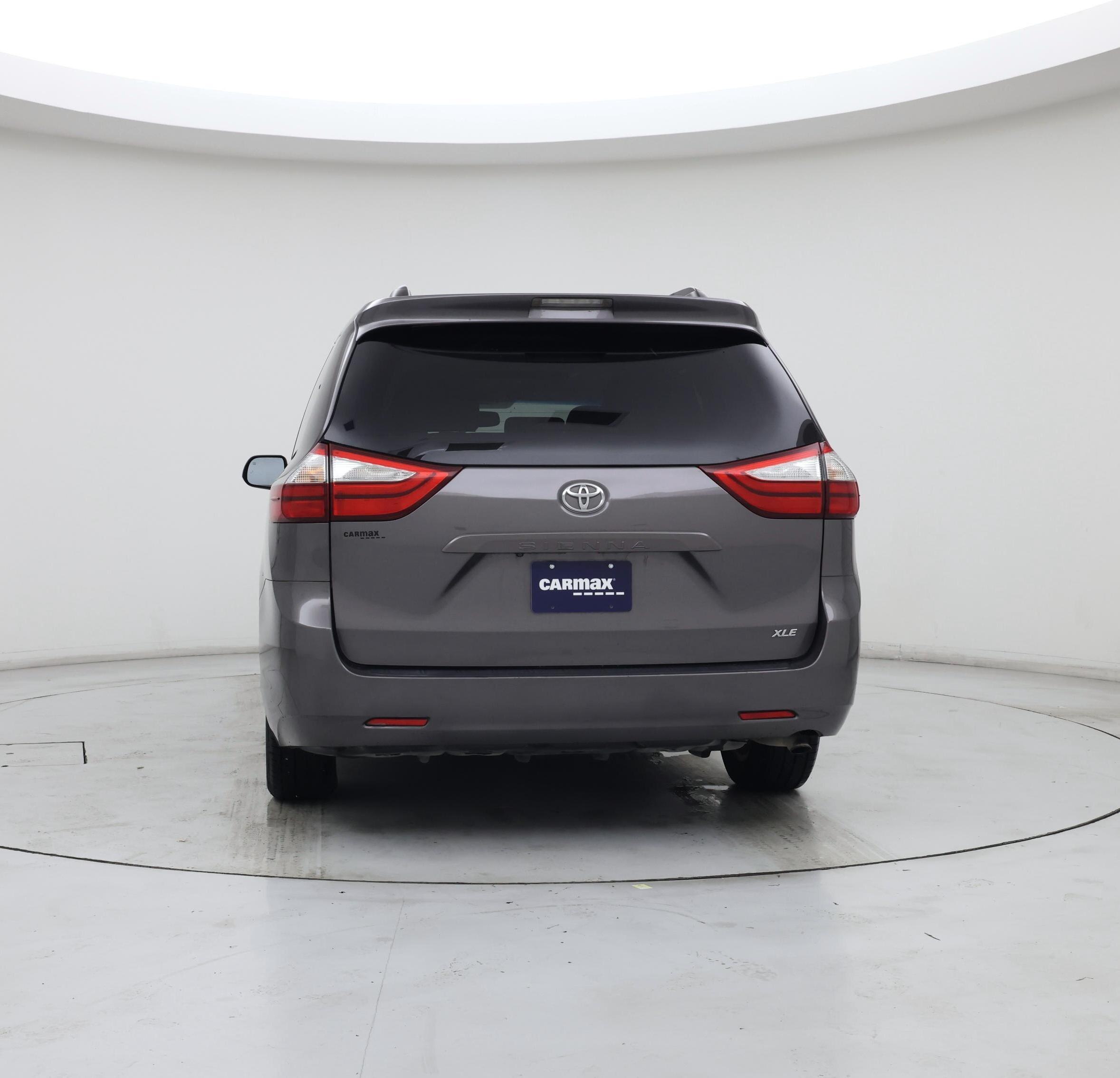 Thumbnail: 2015 Toyota Sienna - 6