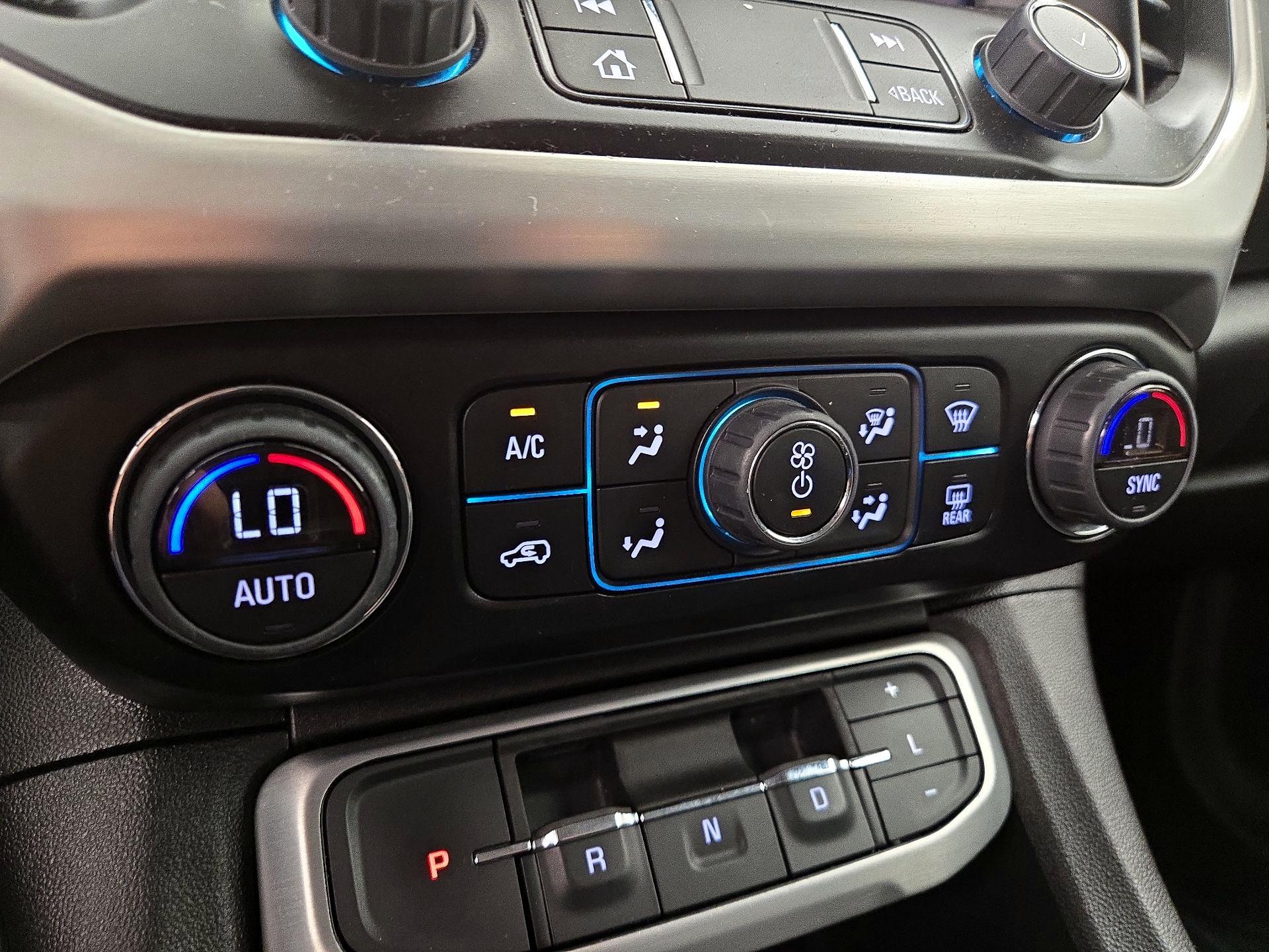 Thumbnail: 2023 GMC Acadia - 16