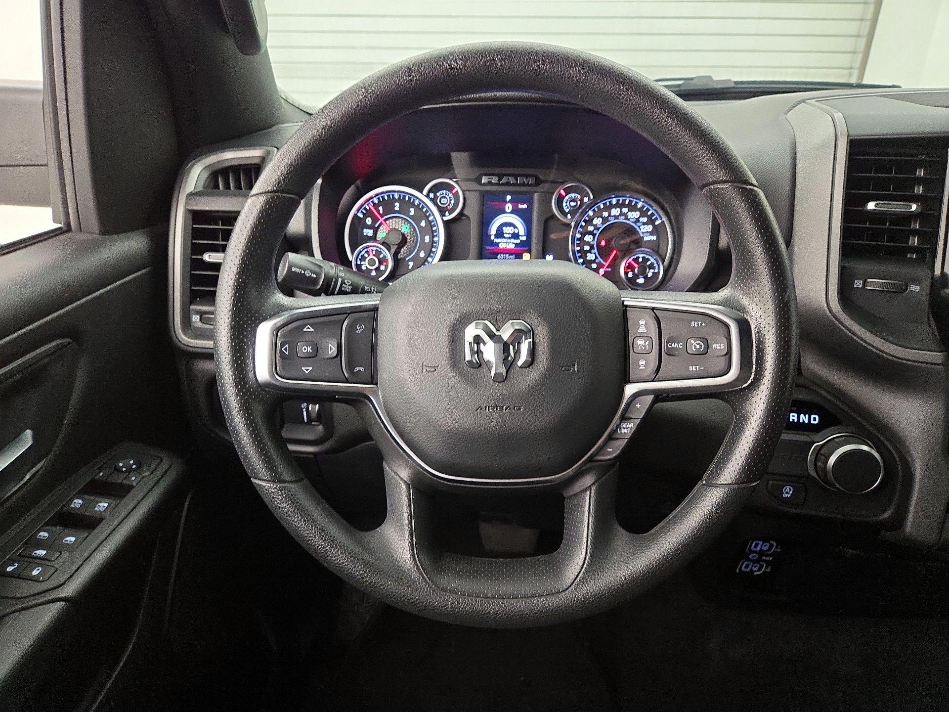 Thumbnail: 2025 RAM 1500 - 10