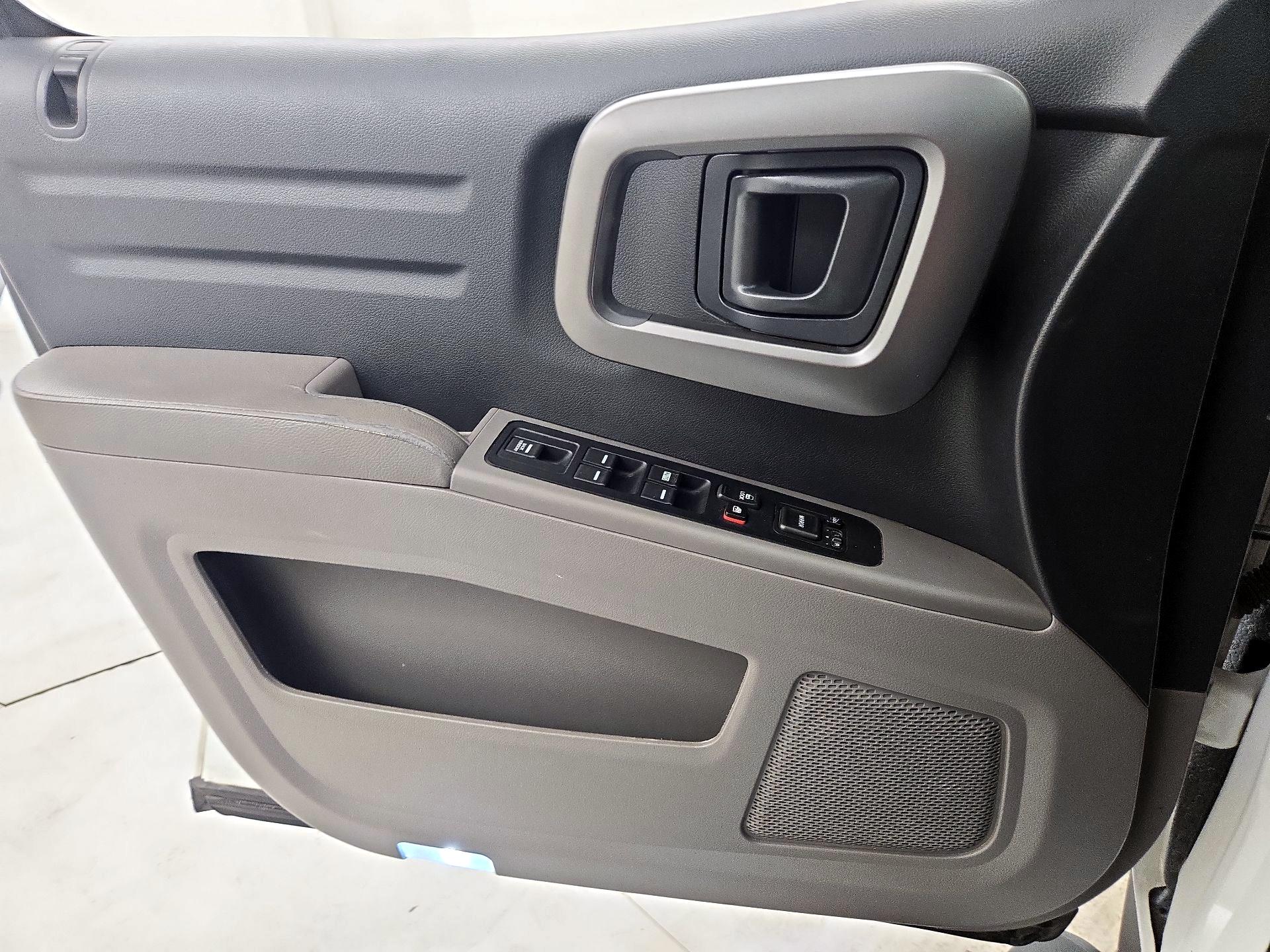 Thumbnail: 2014 Honda Ridgeline - 12