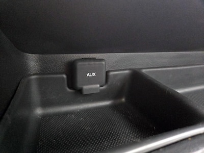 USB/AUX Ports