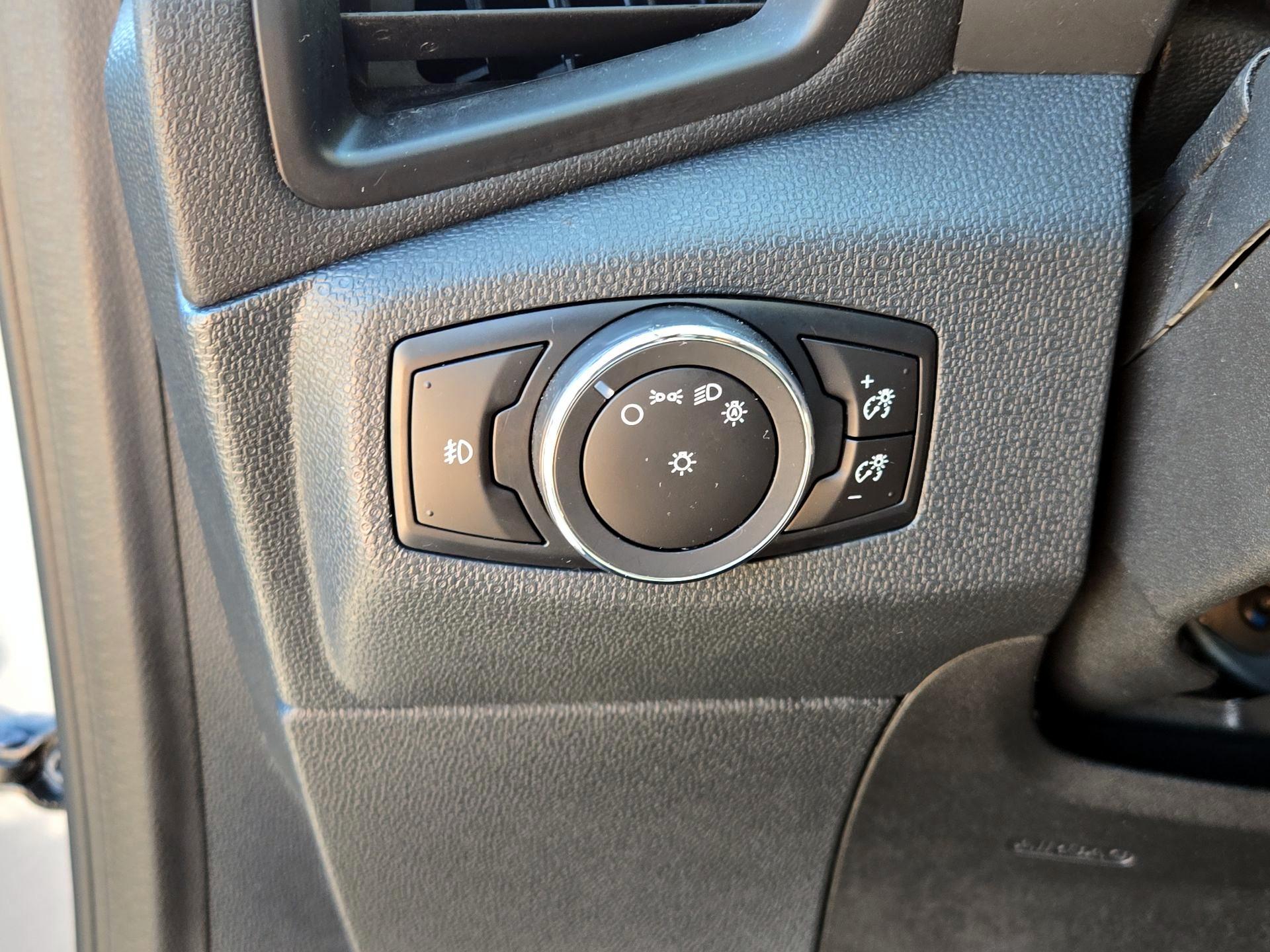 Thumbnail: 2021 Ford EcoSport - 11