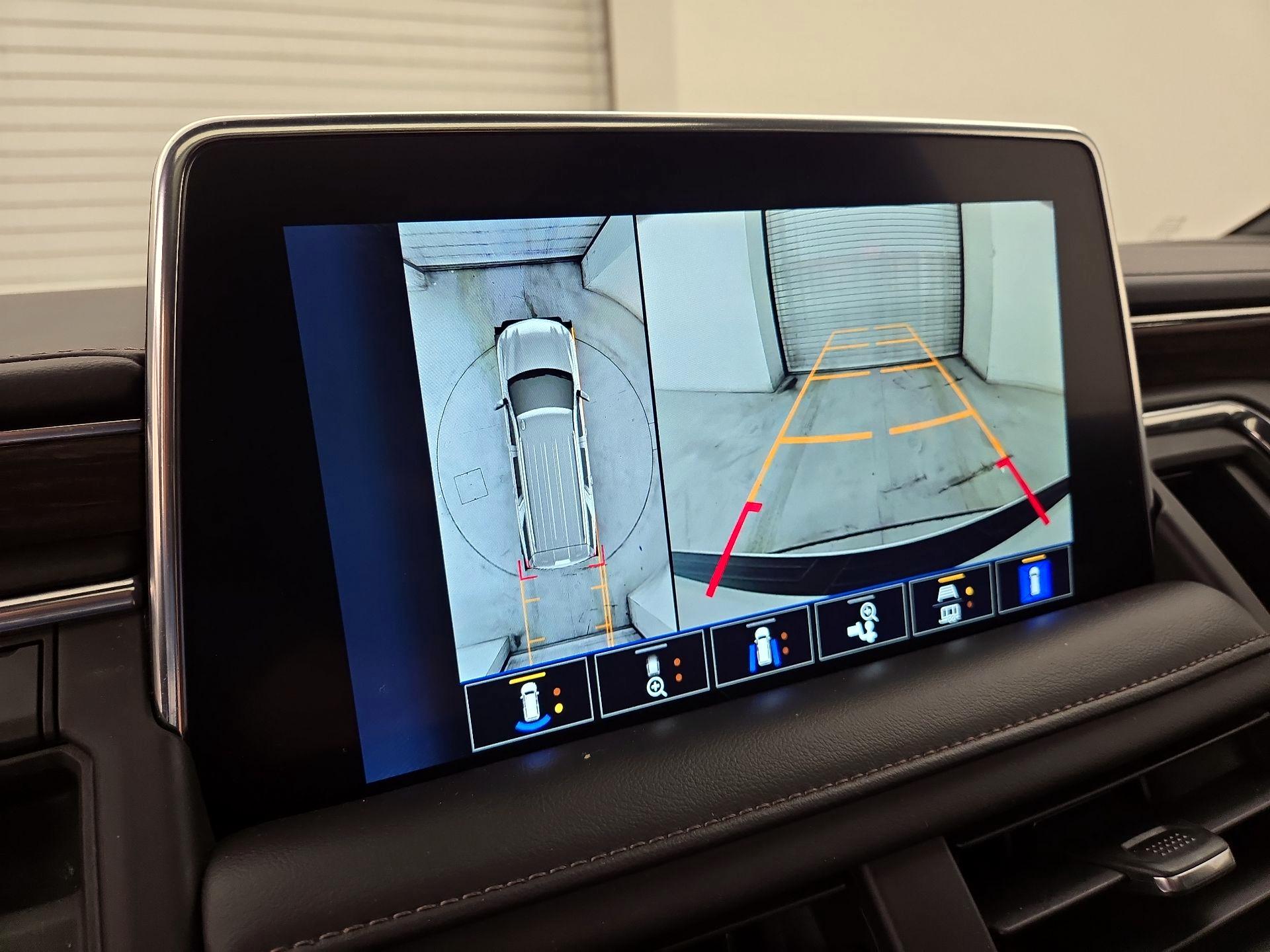 Thumbnail: 2023 Chevrolet Tahoe - 14