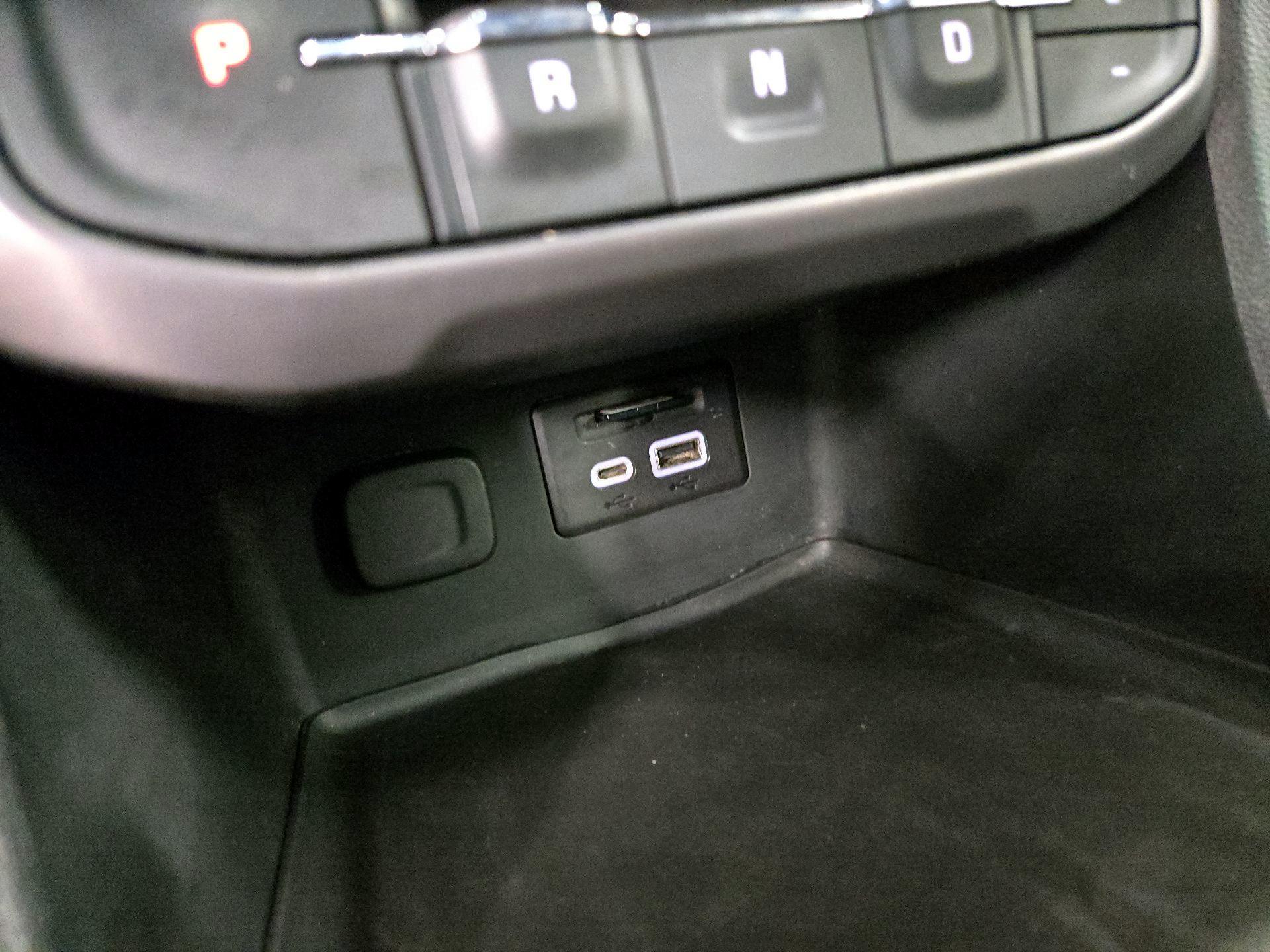 Thumbnail: 2023 GMC Acadia - 16