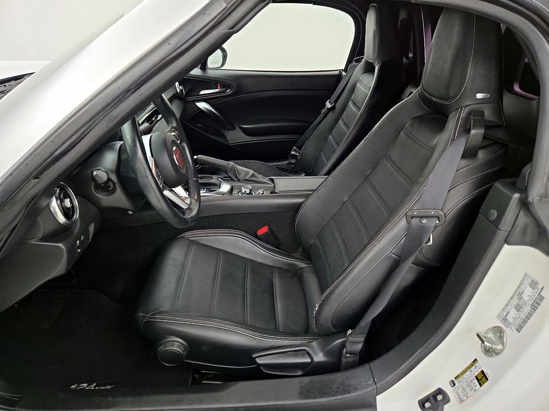 Thumbnail: 2018 Fiat 124 Spider - 11