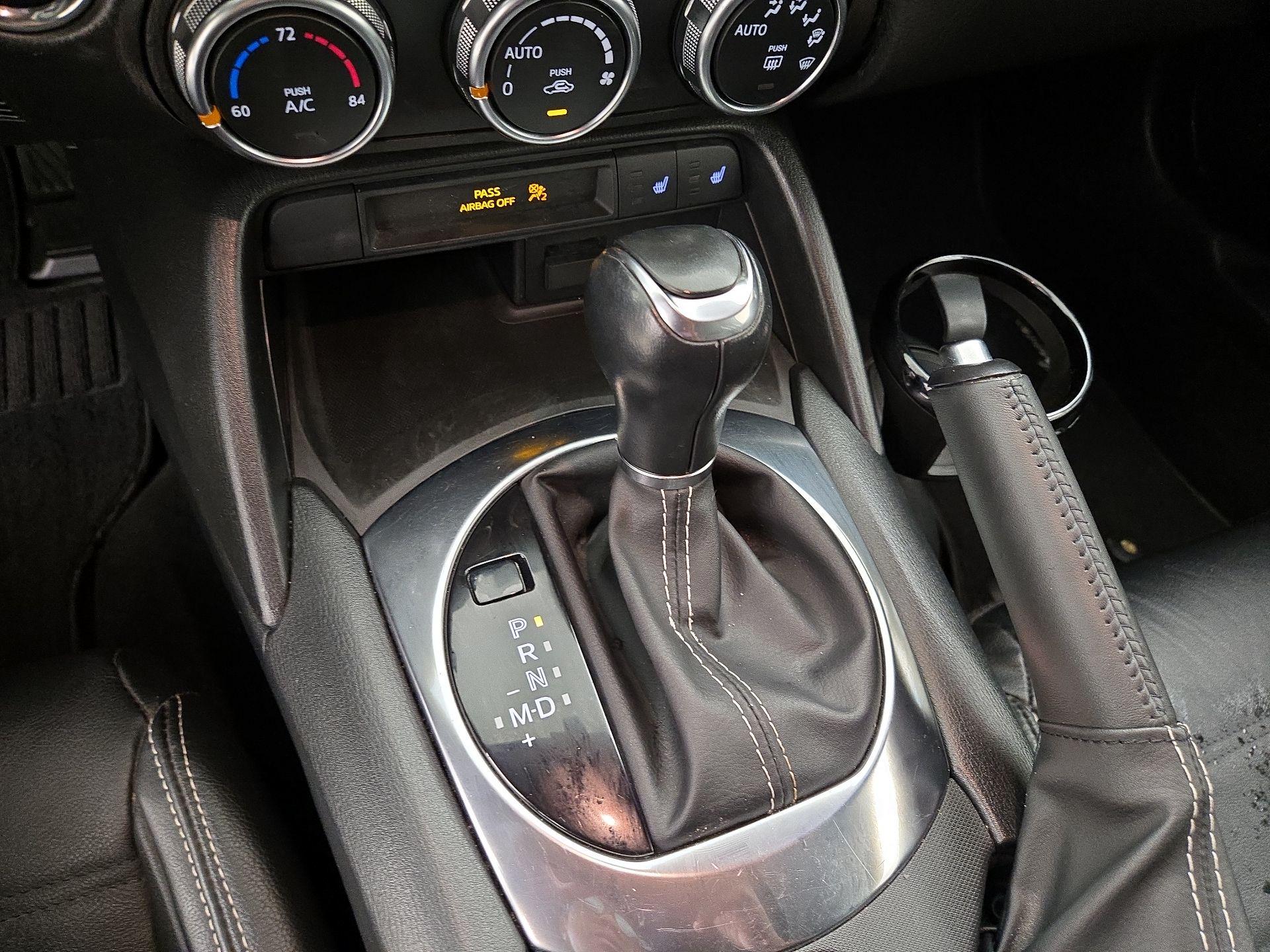 Thumbnail: 2018 Fiat 124 Spider - 17