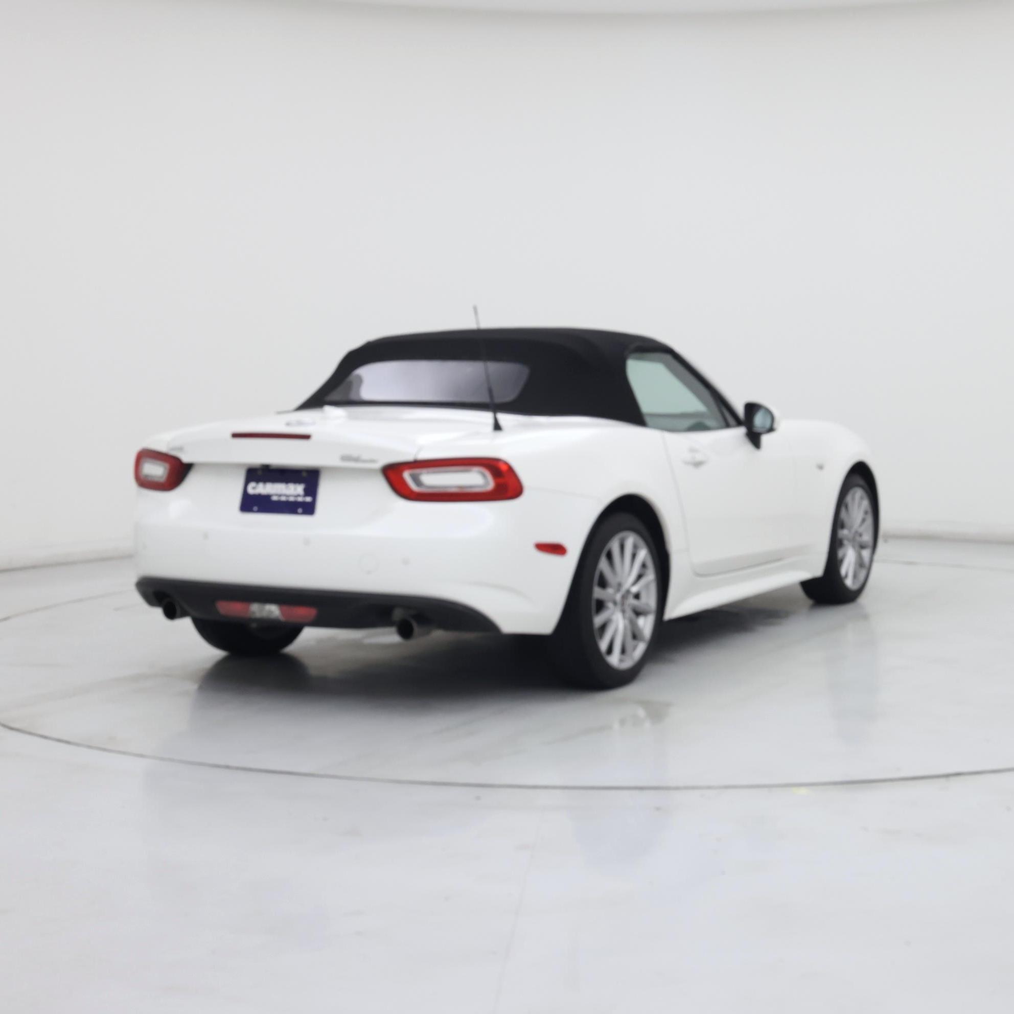 Thumbnail: 2018 Fiat 124 Spider - 8