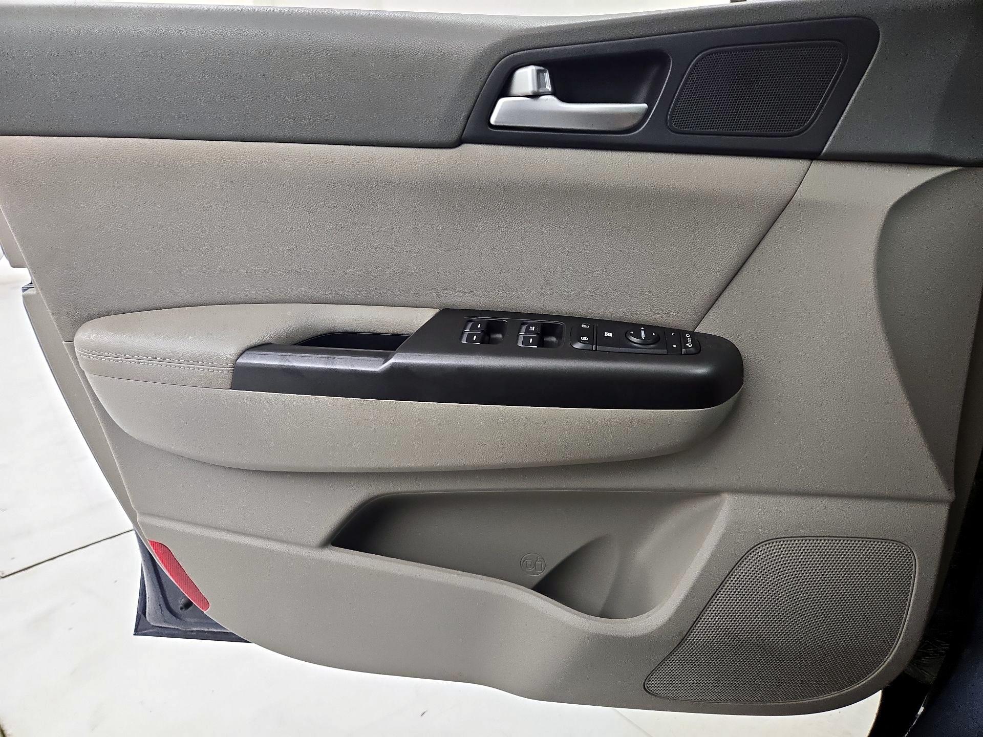 Thumbnail: 2017 Kia Sportage - 12