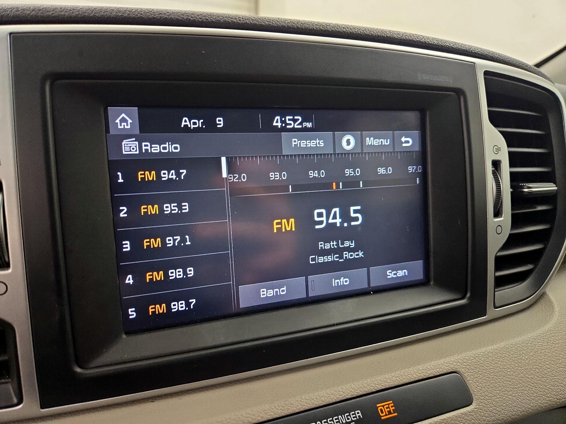 Thumbnail: 2017 Kia Sportage - 15