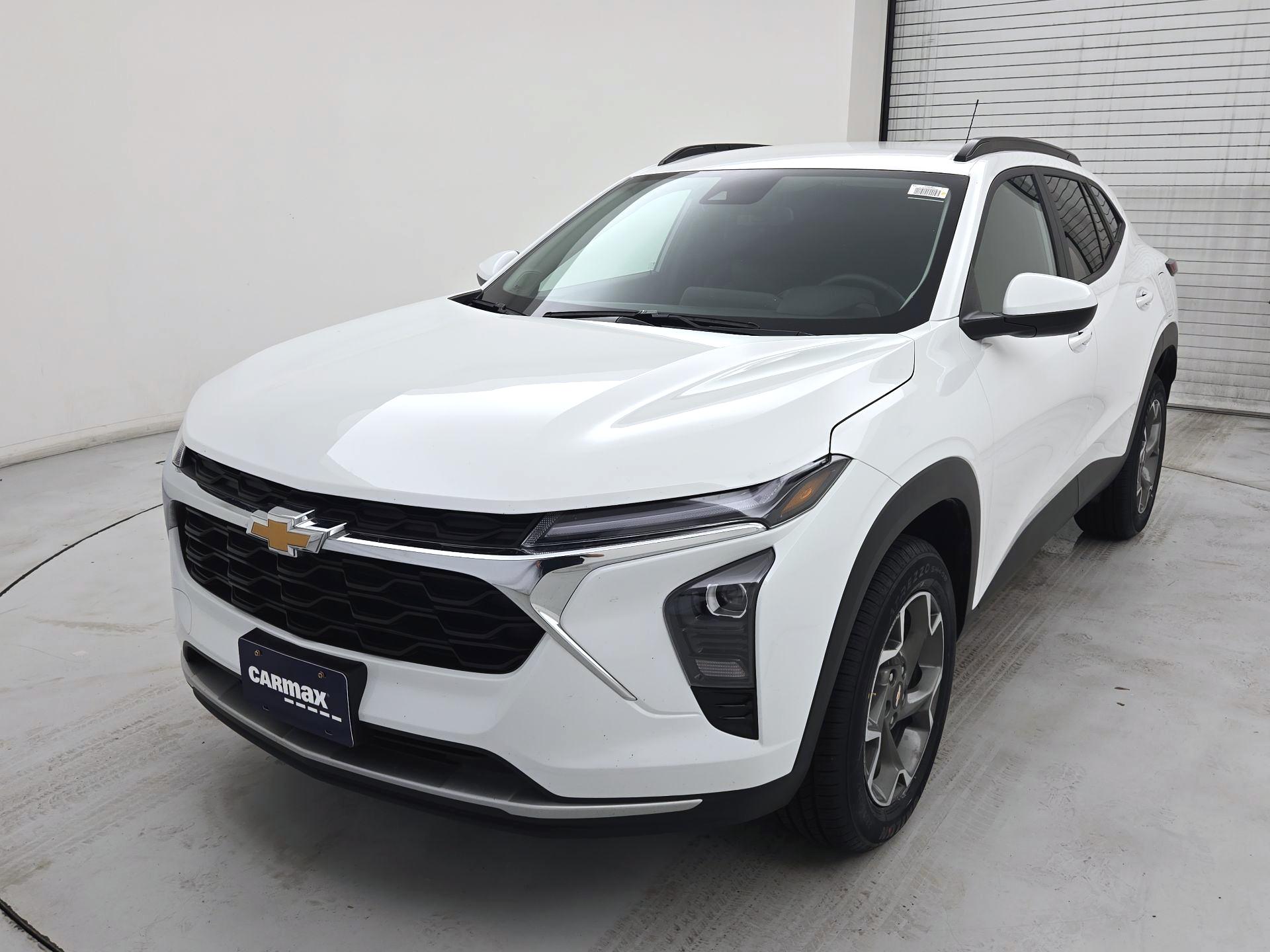 Thumbnail: 2025 Chevrolet Trax - 3