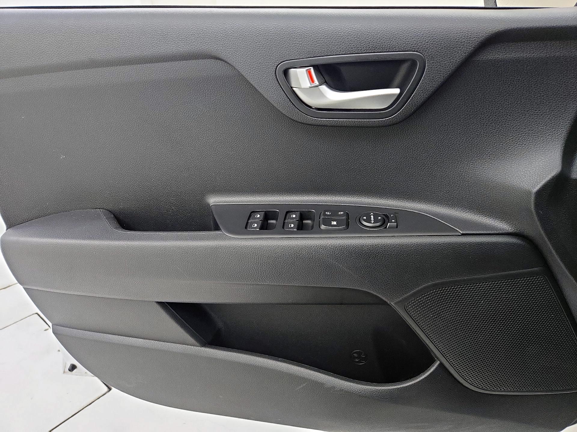 Thumbnail: 2023 Kia Rio - 12