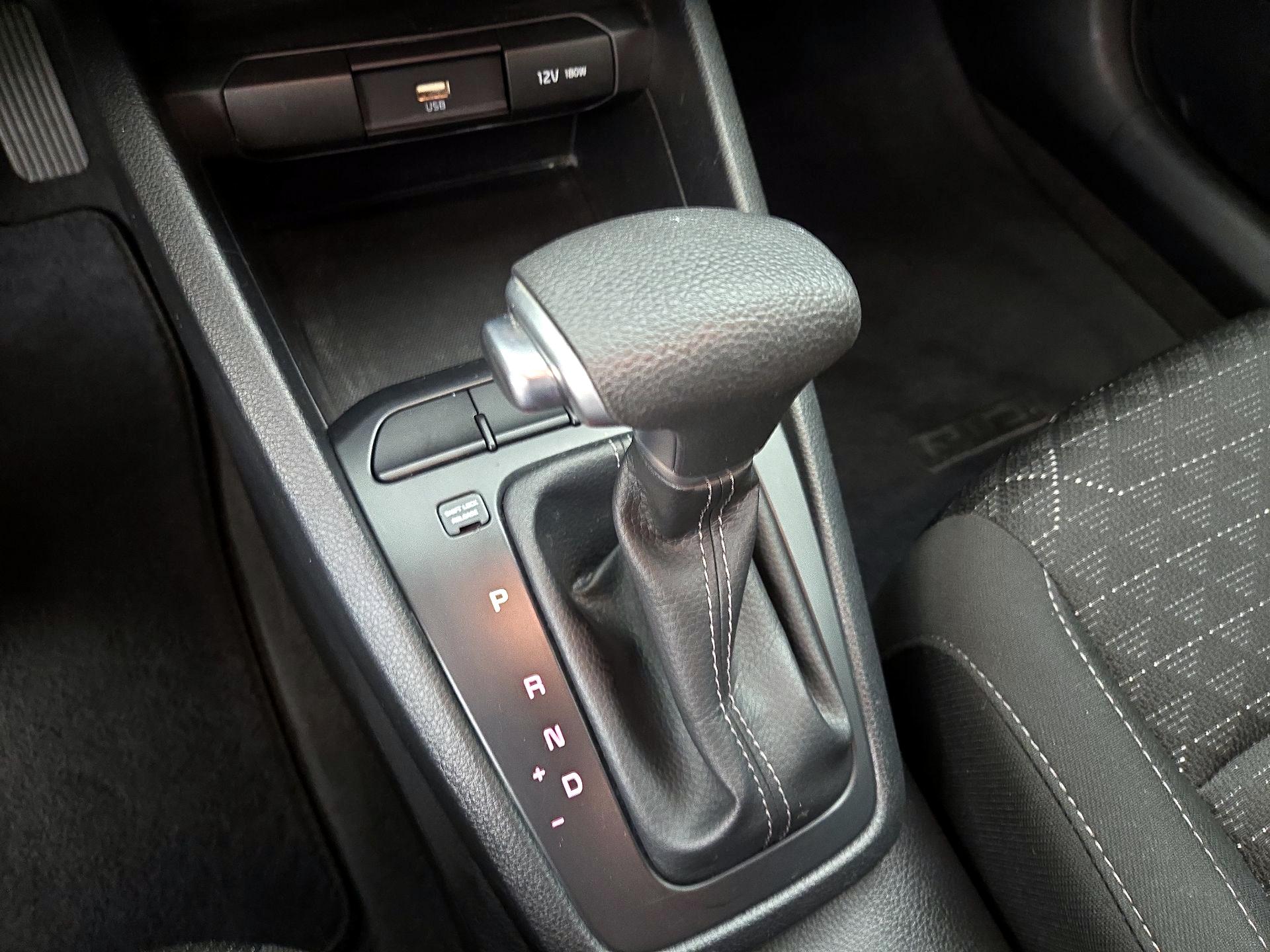 Thumbnail: 2023 Kia Rio - 17