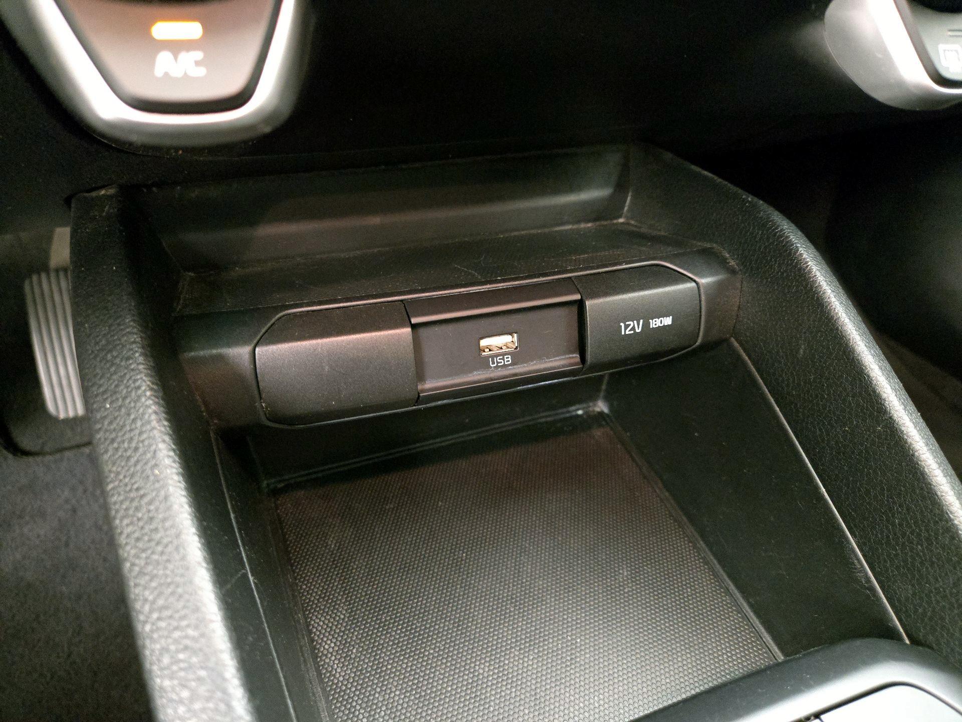 Thumbnail: 2023 Kia Rio - 18