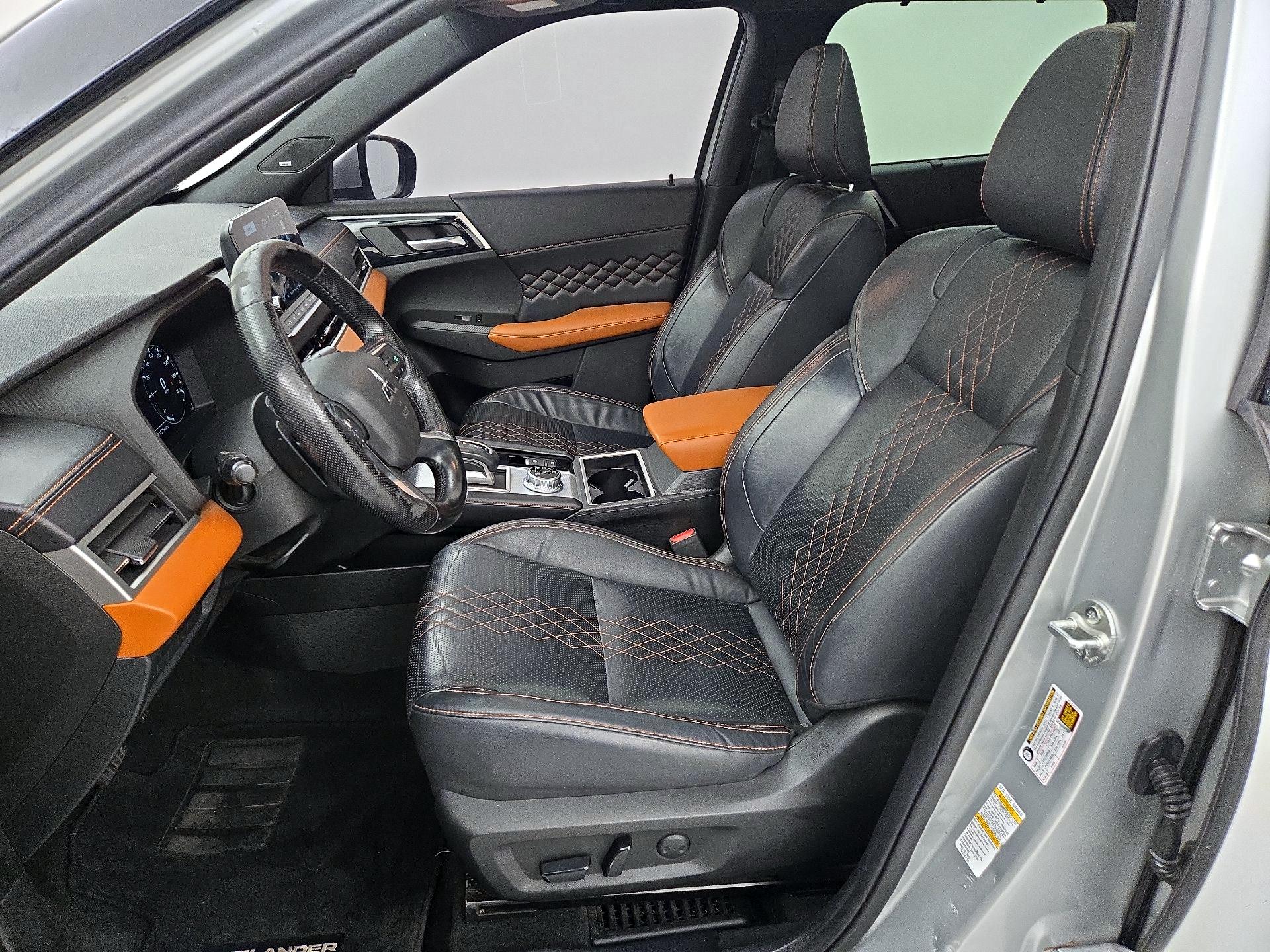 Thumbnail: 2022 Mitsubishi Outlander - 11