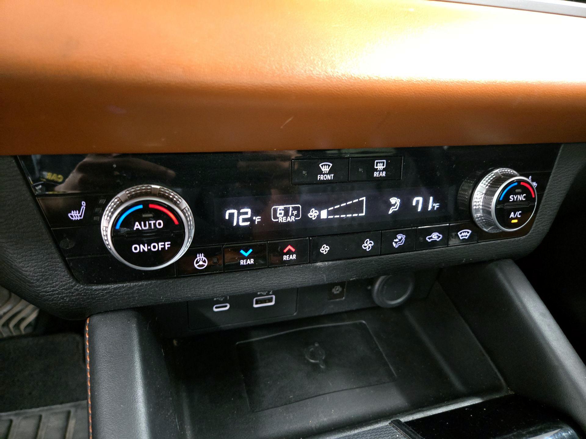 Thumbnail: 2022 Mitsubishi Outlander - 17