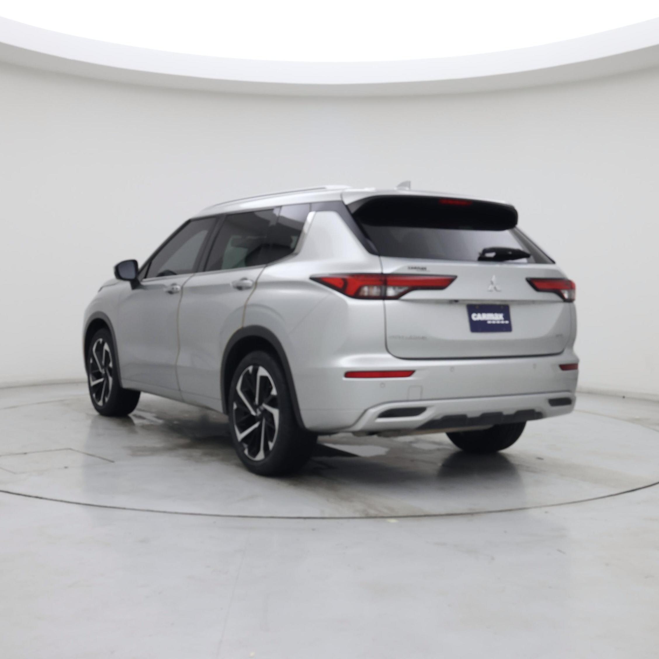 Thumbnail: 2022 Mitsubishi Outlander - 2